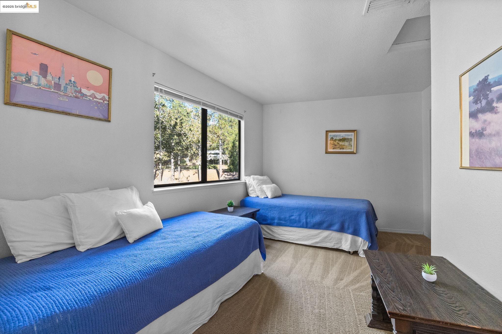 20266 Pine Mountain Dr