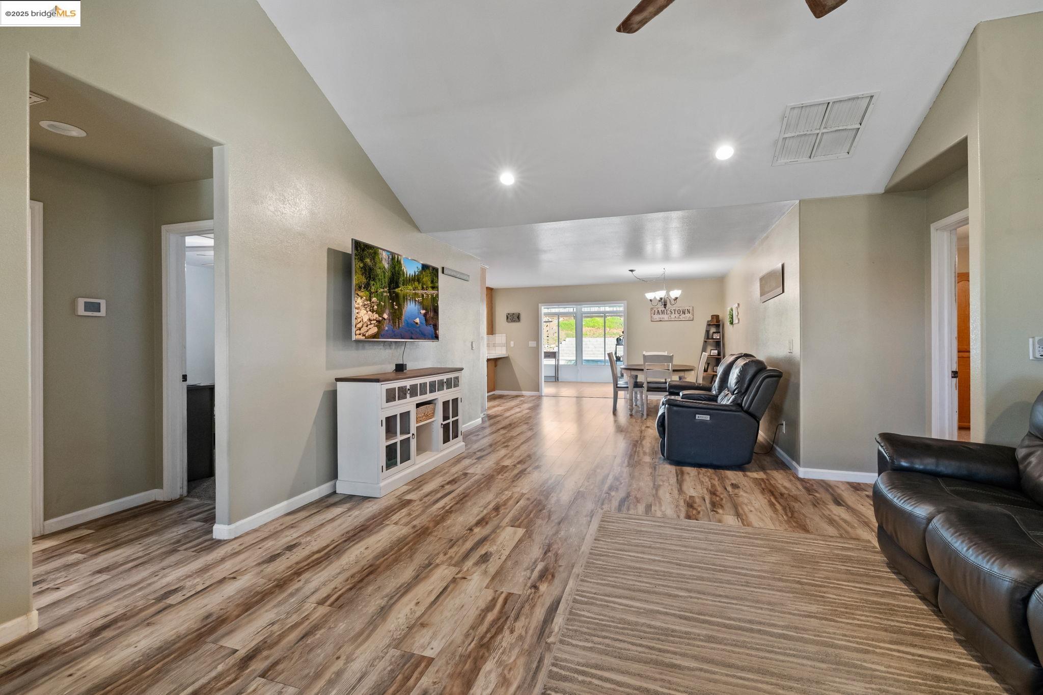 17517 Wild Oak Dr