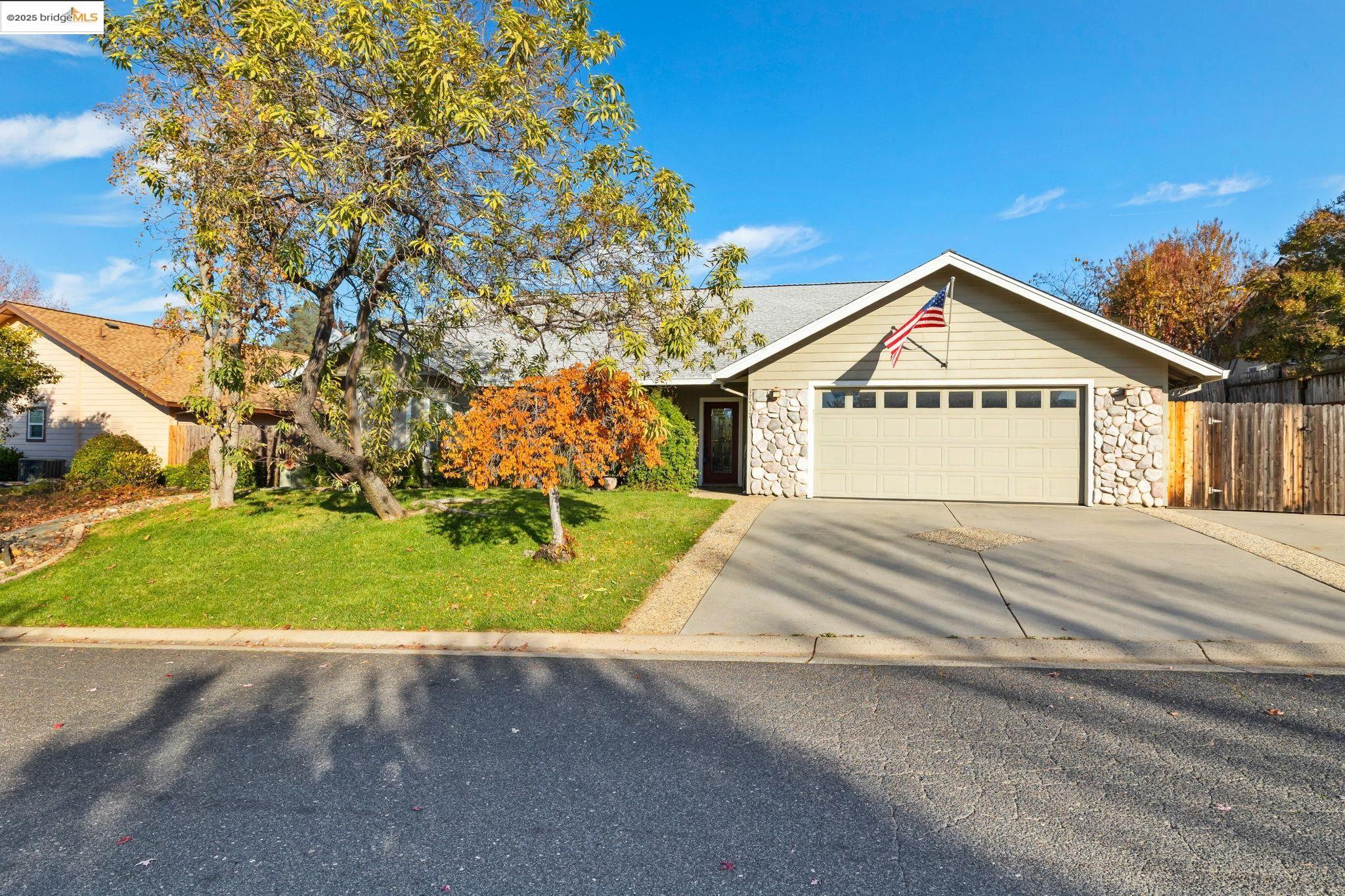 17517 Wild Oak Dr