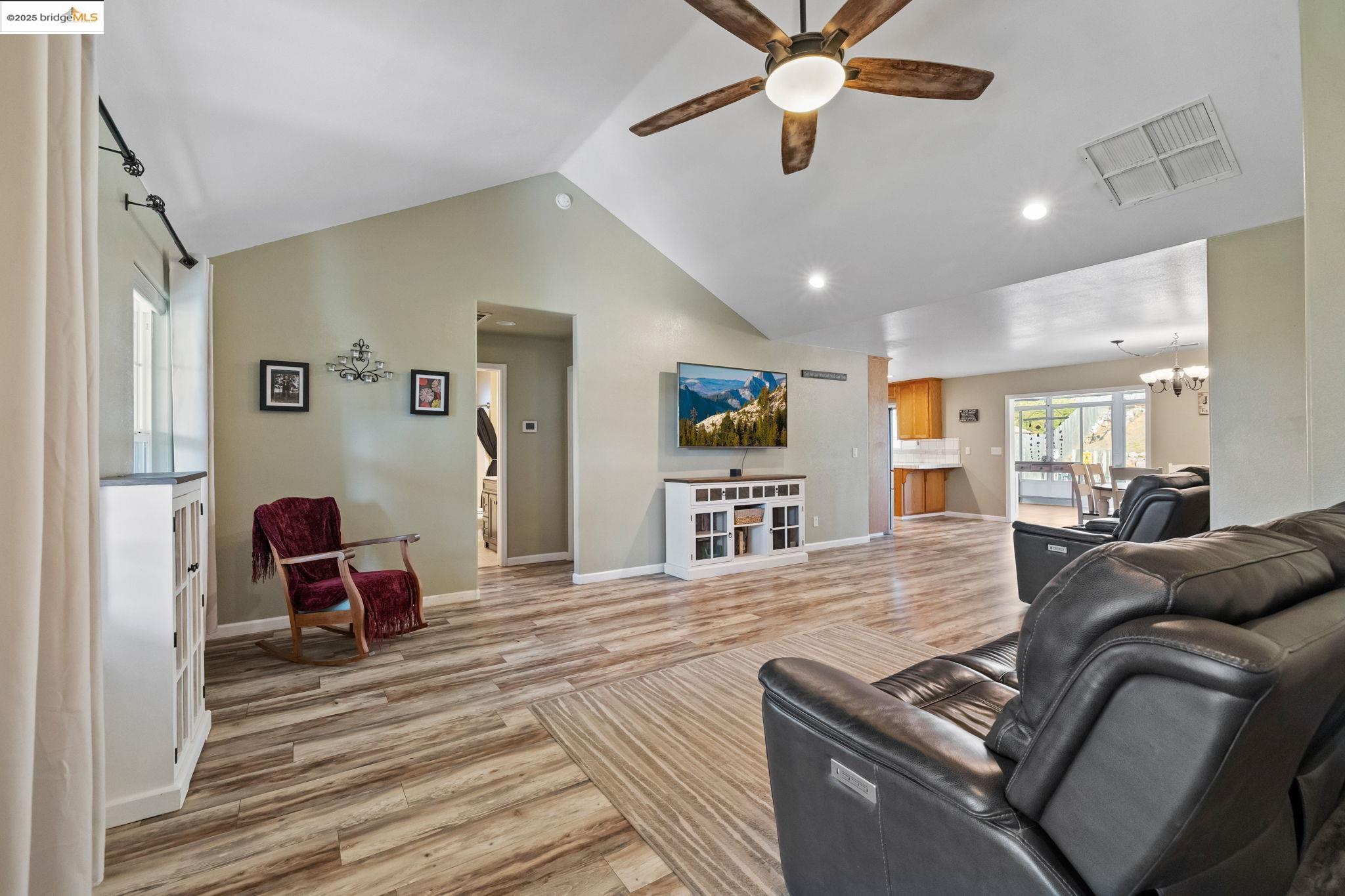 17517 Wild Oak Dr