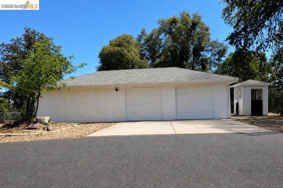 18344 Zeni Ln