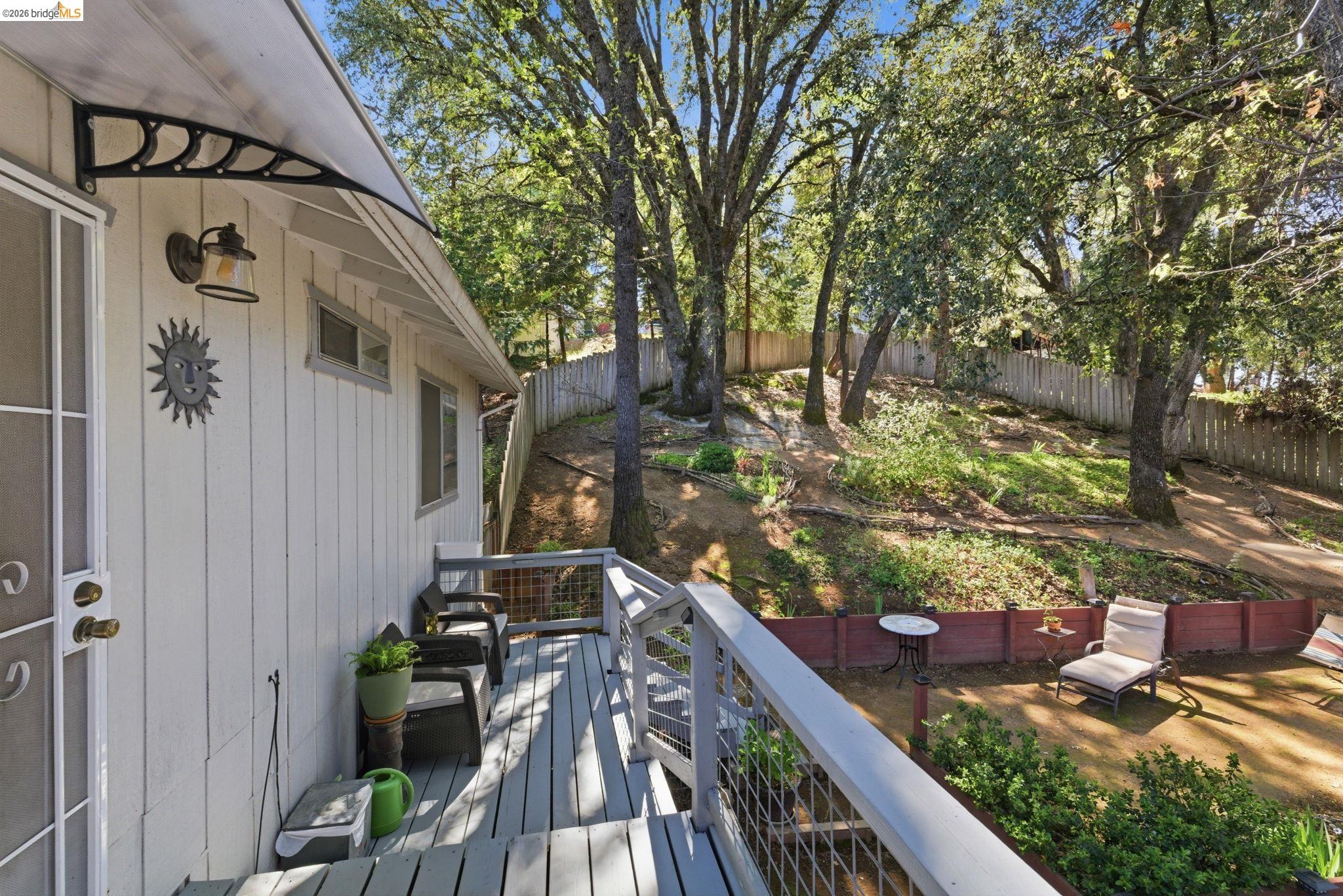 21570 Eel River Dr