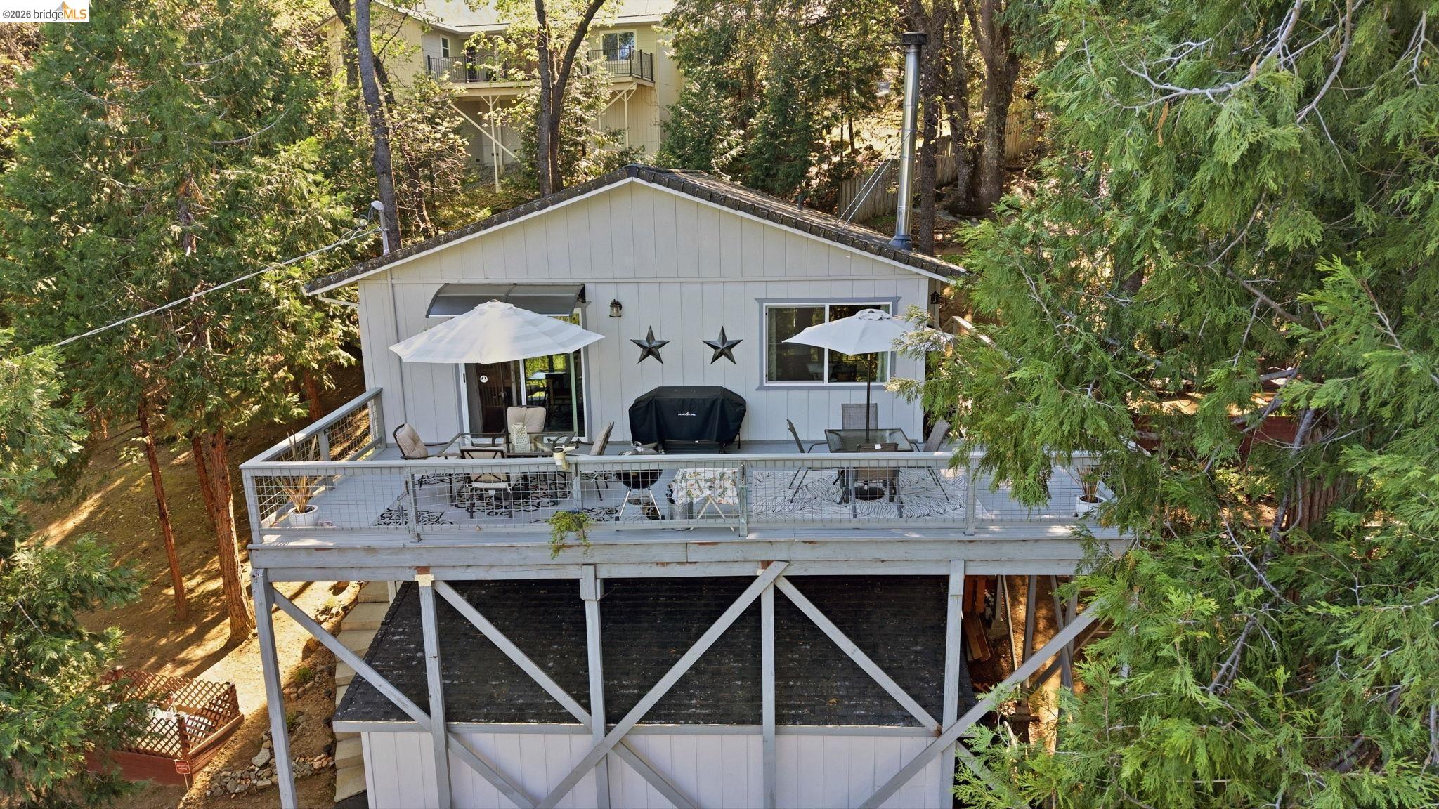21570 Eel River Dr
