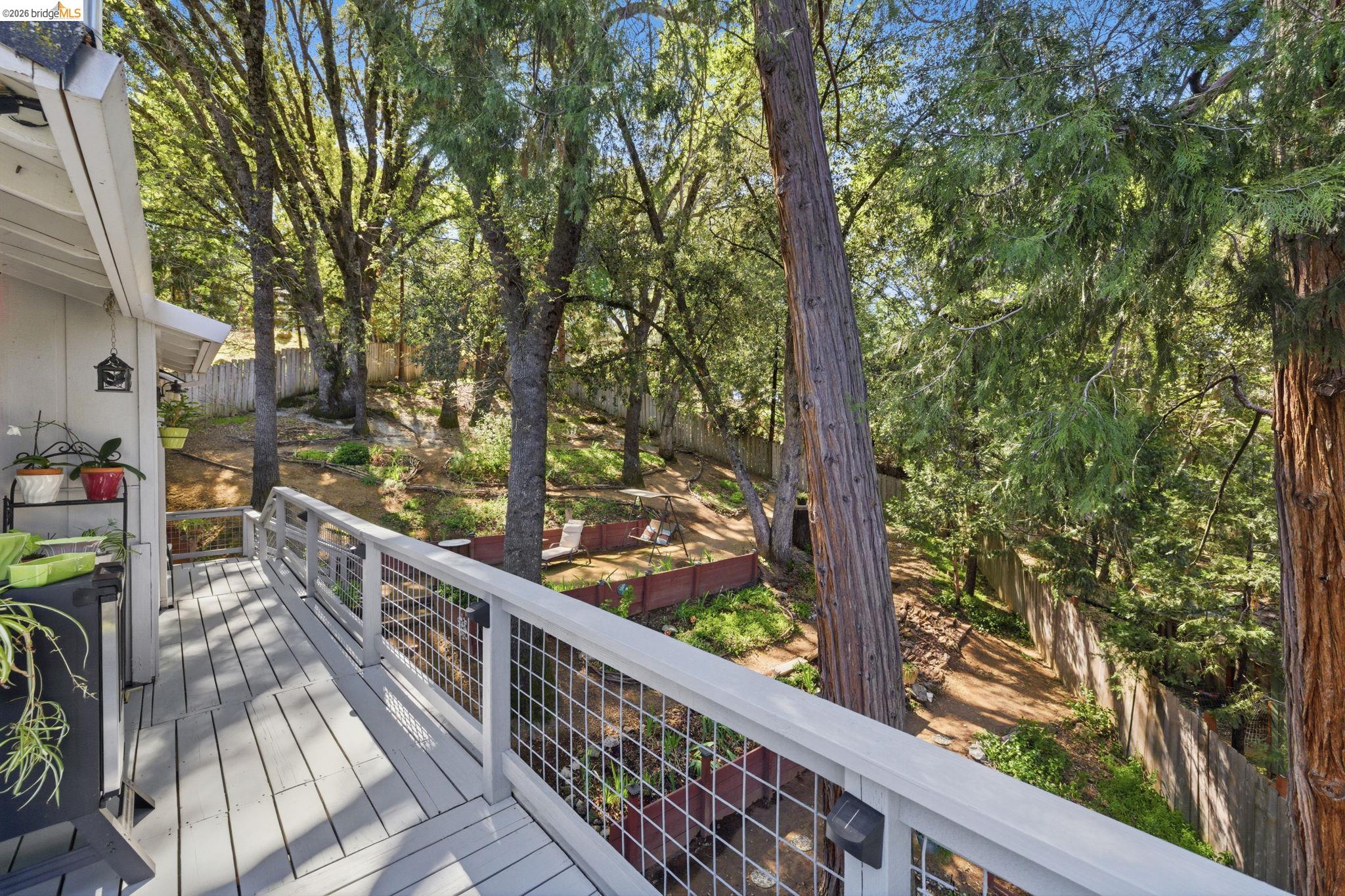 21570 Eel River Dr
