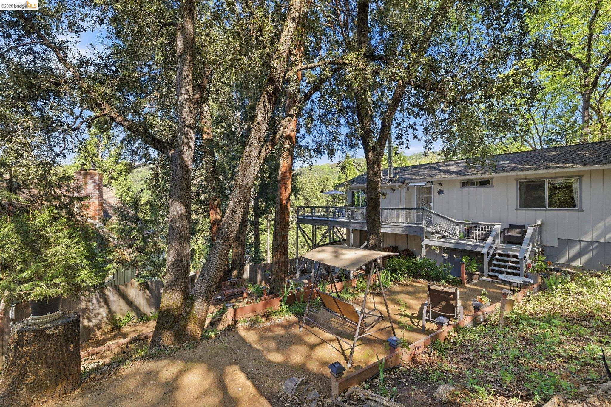 21570 Eel River Dr