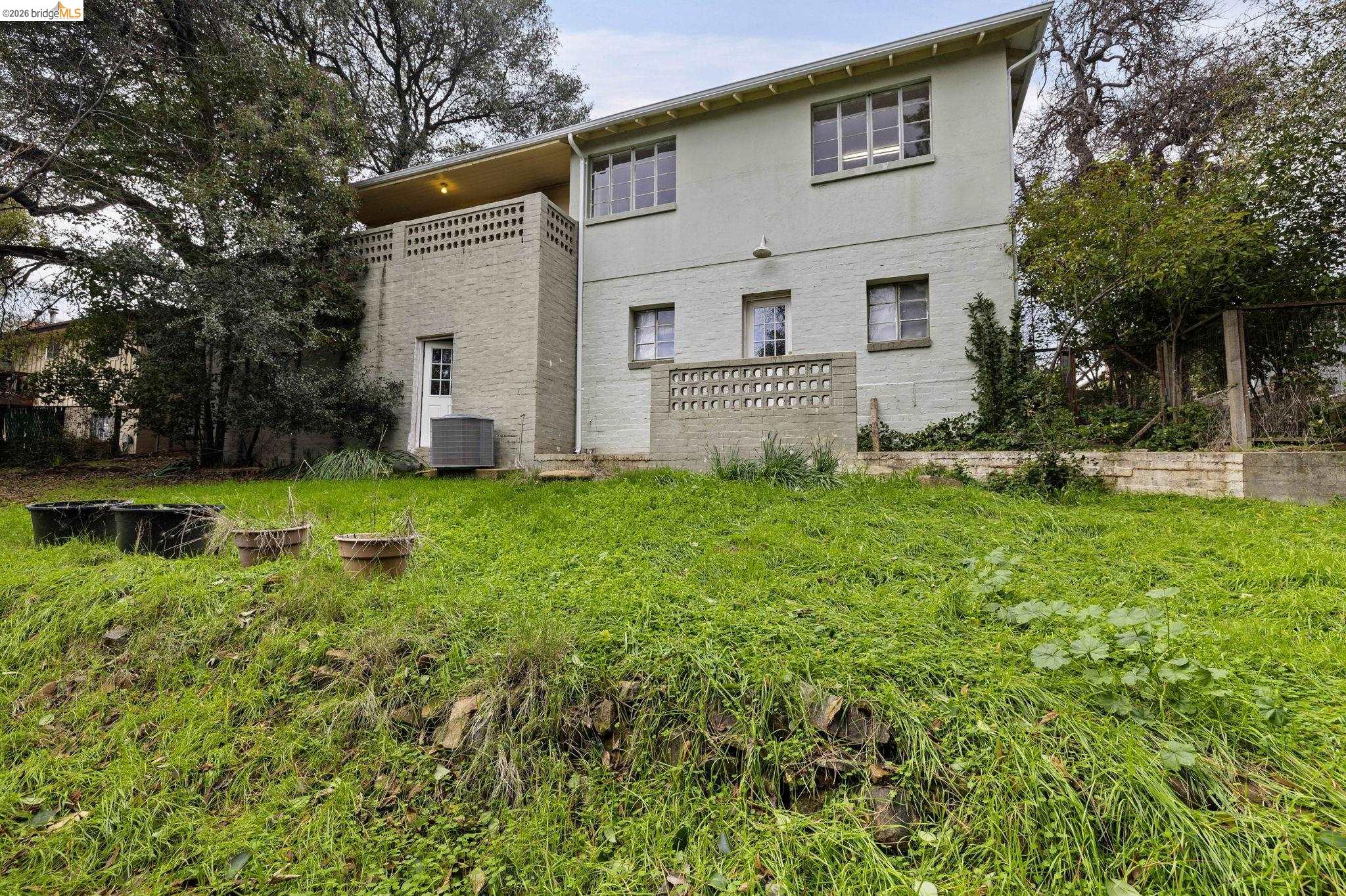 299 Summit Ave