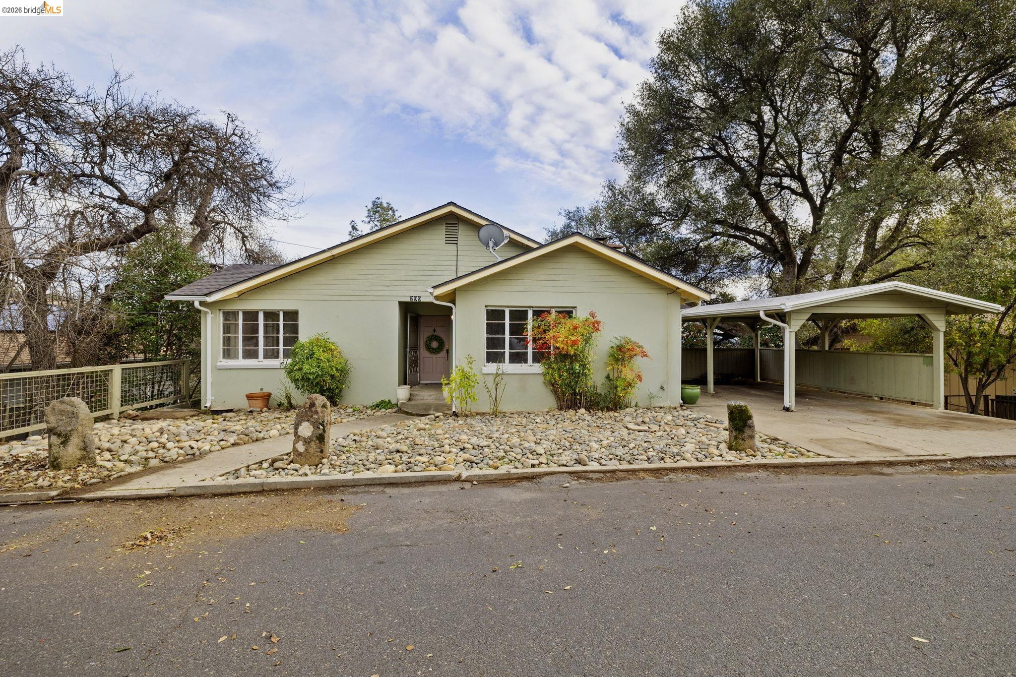 299 Summit Ave