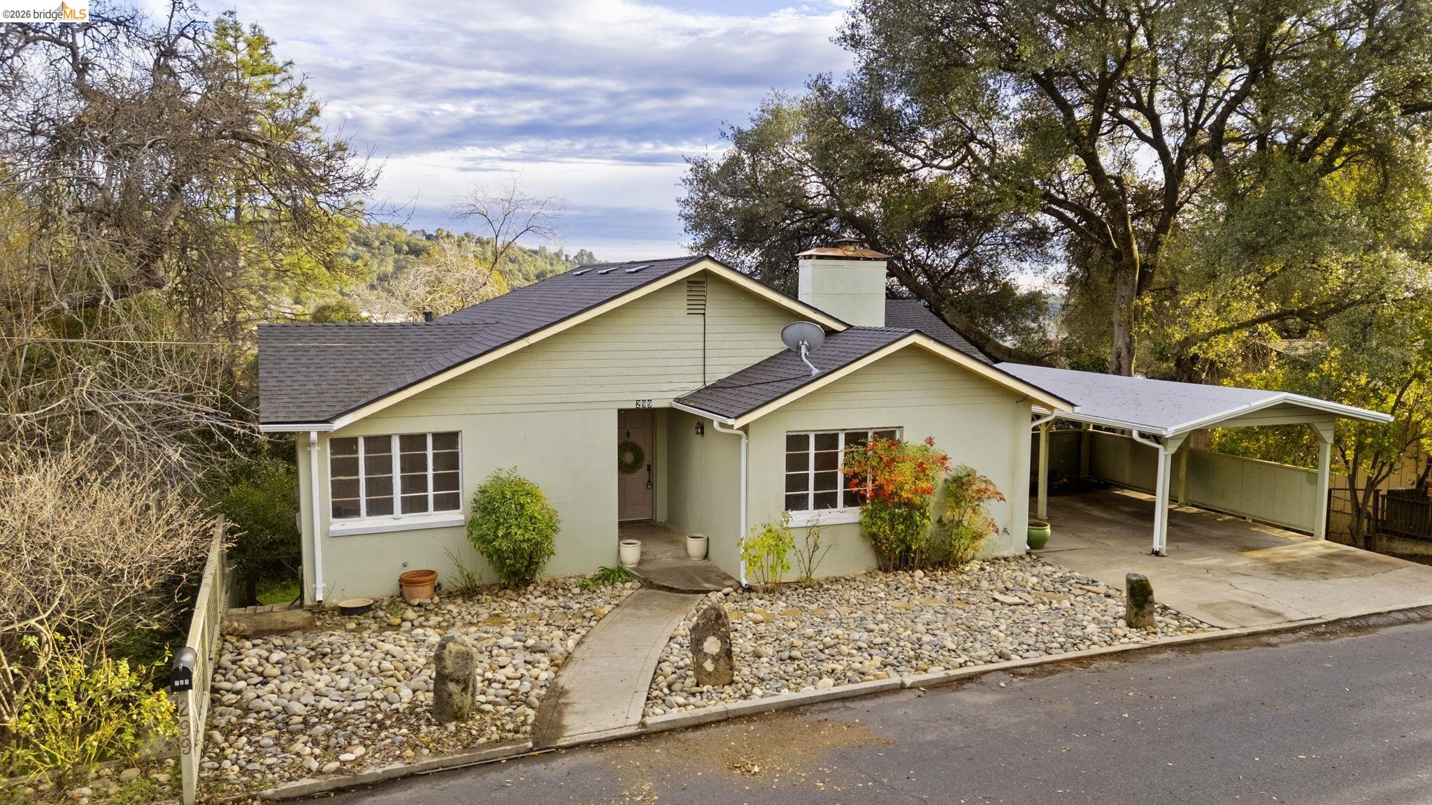 299 Summit Ave