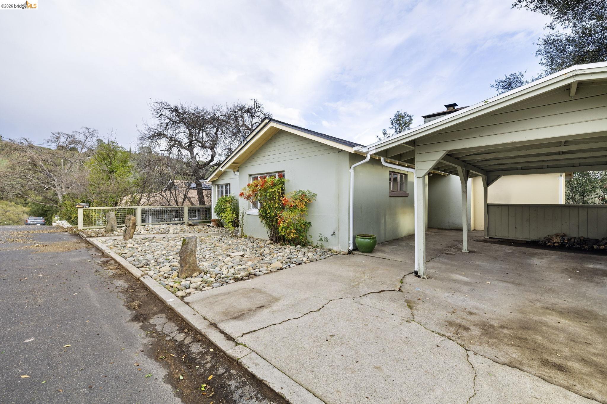 299 Summit Ave