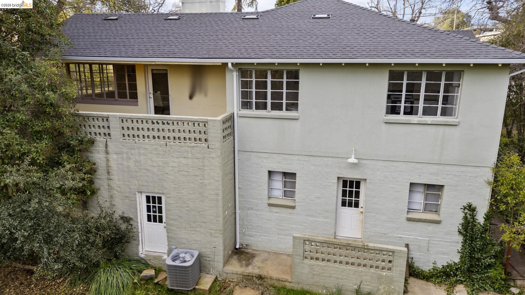 299 Summit Ave
