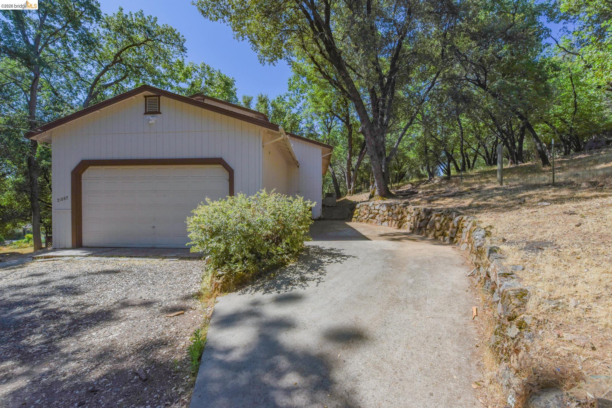 21882 El Oso Way
