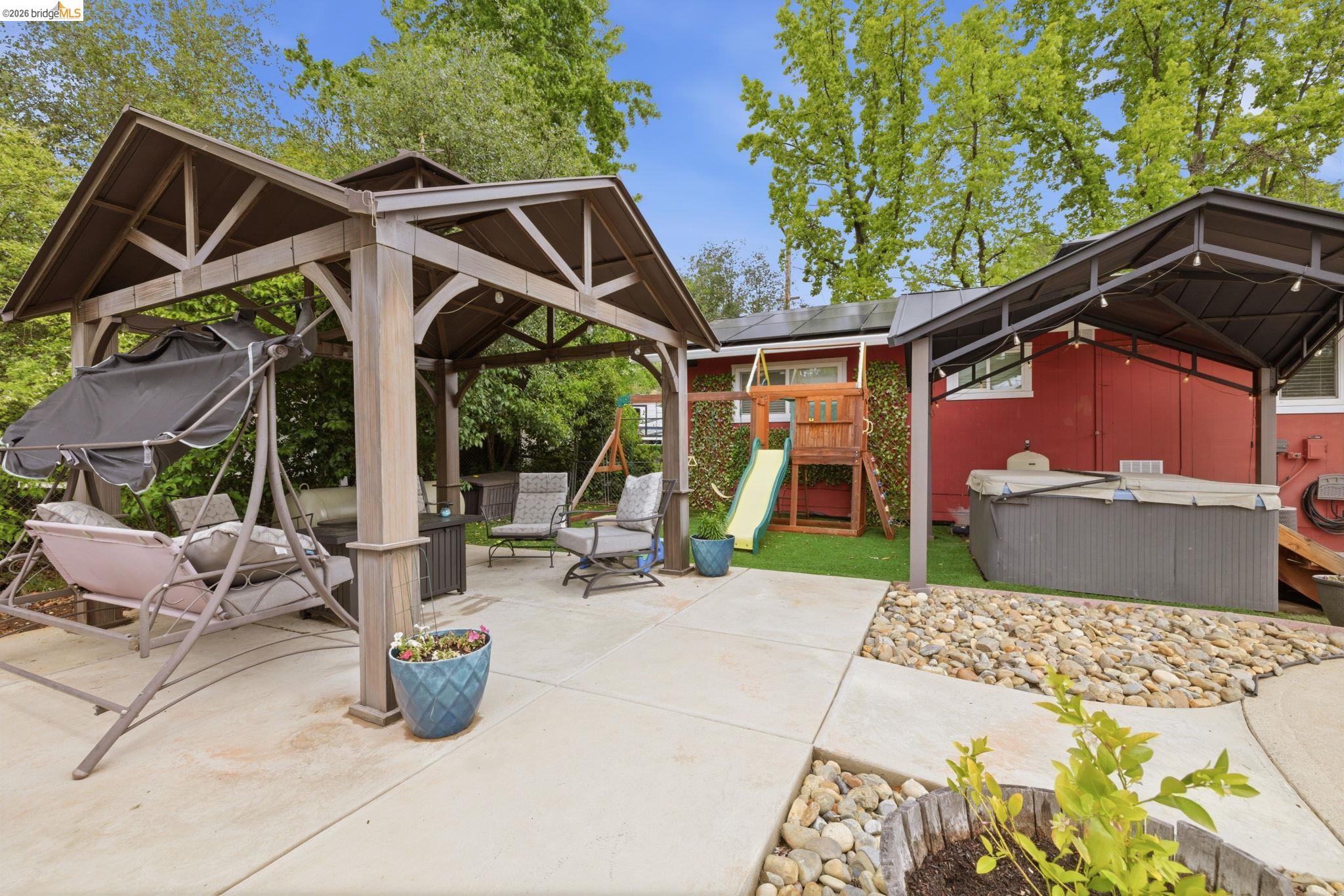 20460 W Walnut Dr