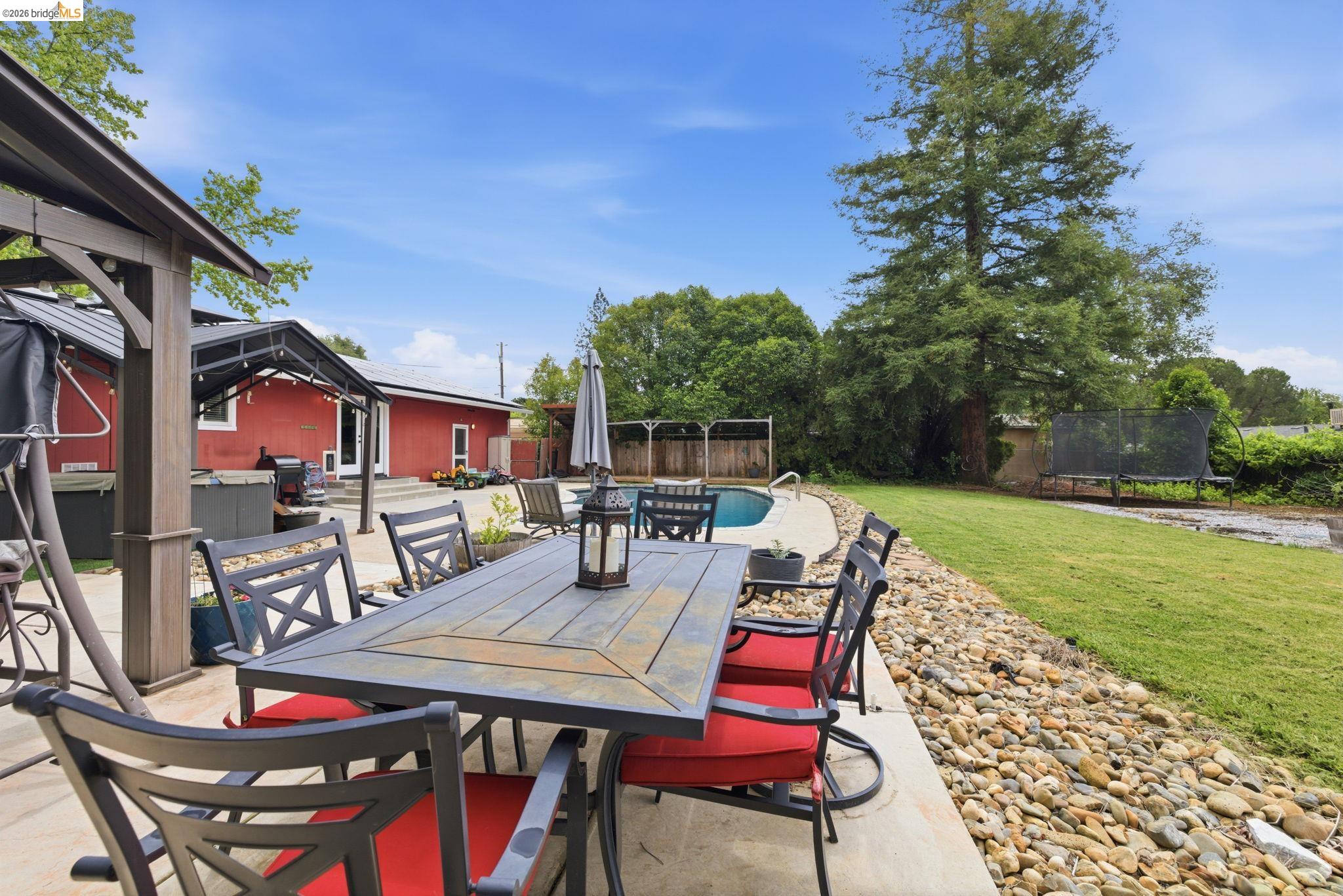 20460 W Walnut Dr