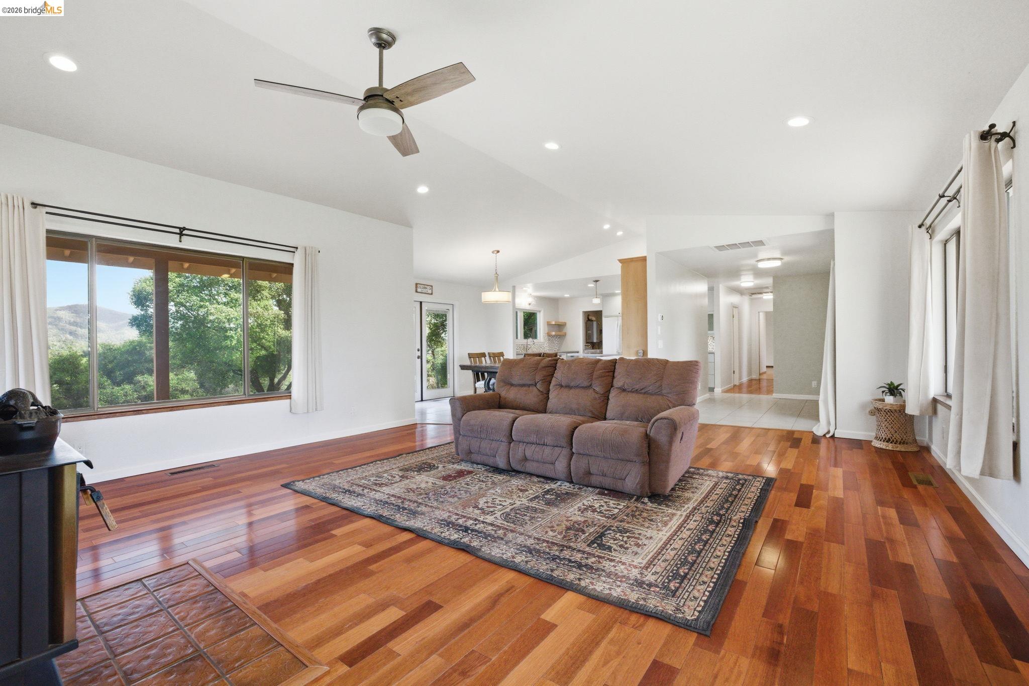 23245 Isabella Ct
