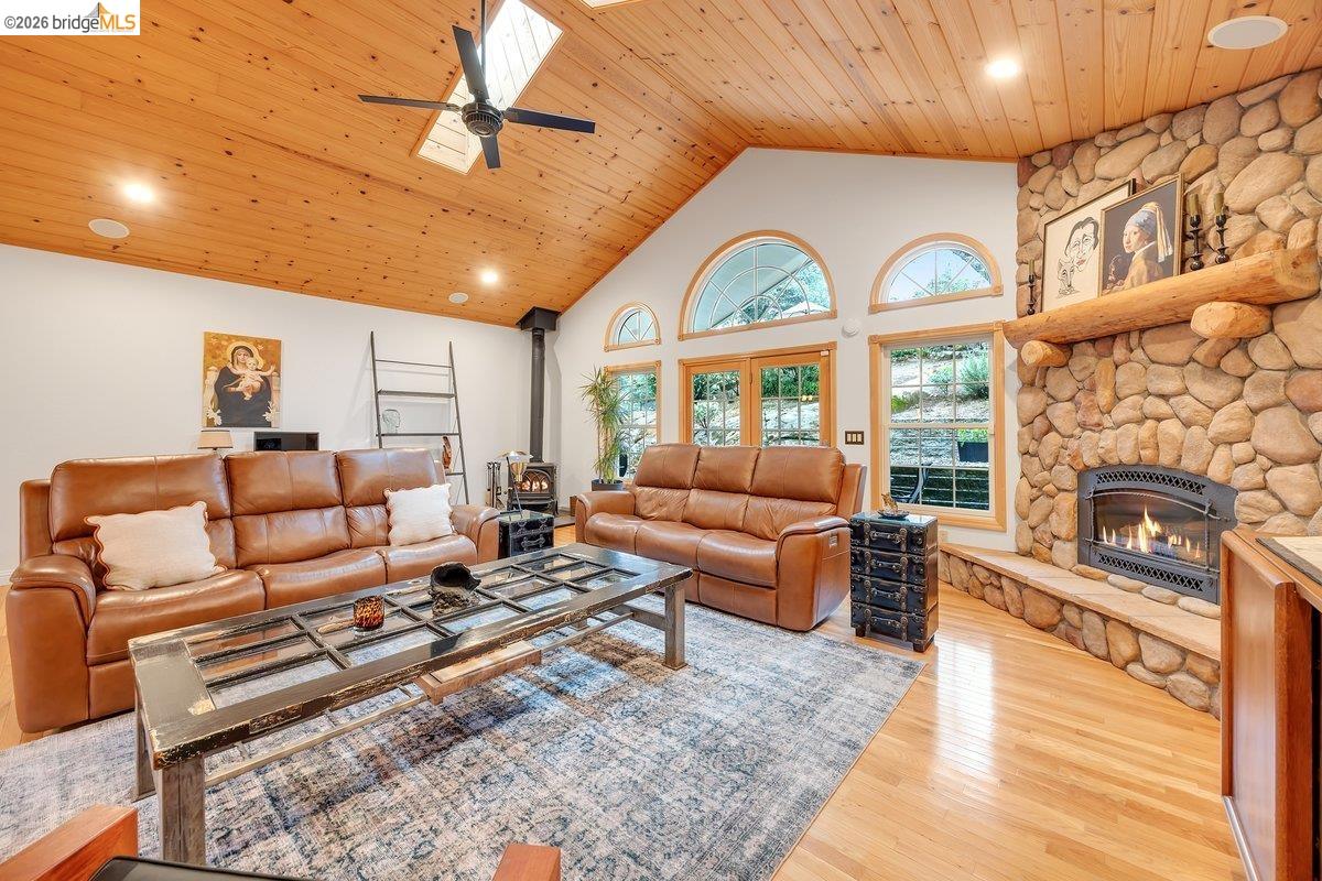 21950 Lyons Bald Mountain Rd
