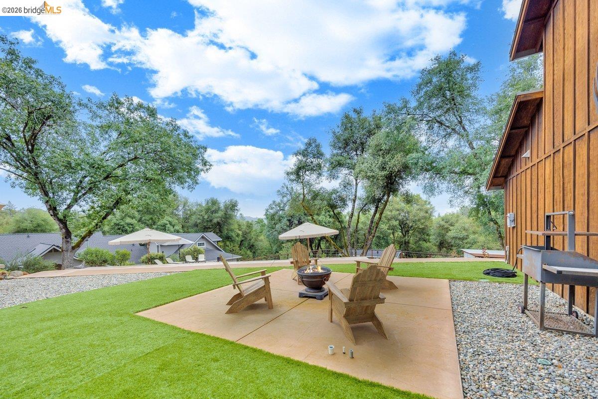 21950 Lyons Bald Mountain Rd