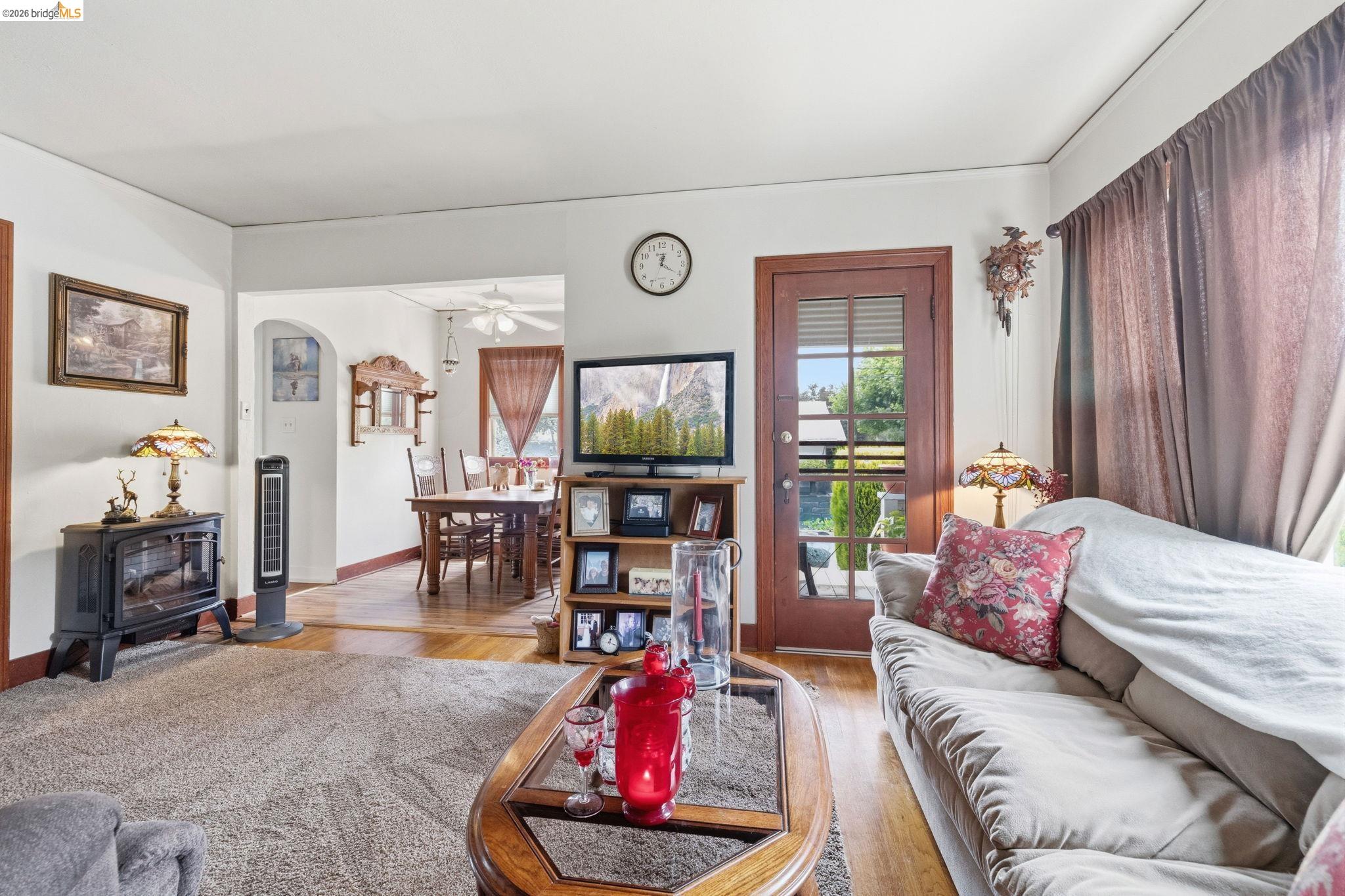 609 Shaws Flat Rd