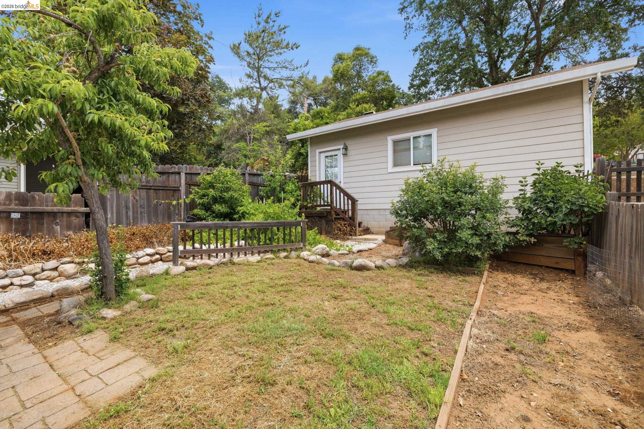 609 Shaws Flat Rd