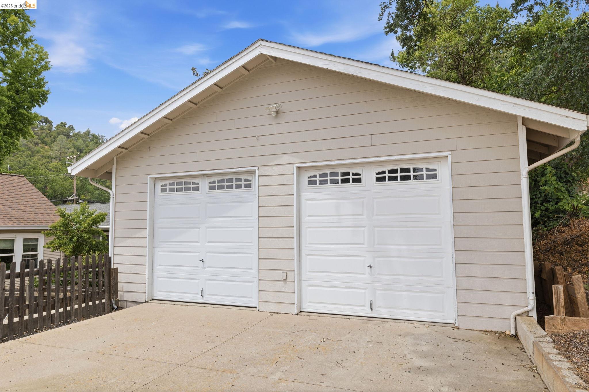 609 Shaws Flat Rd