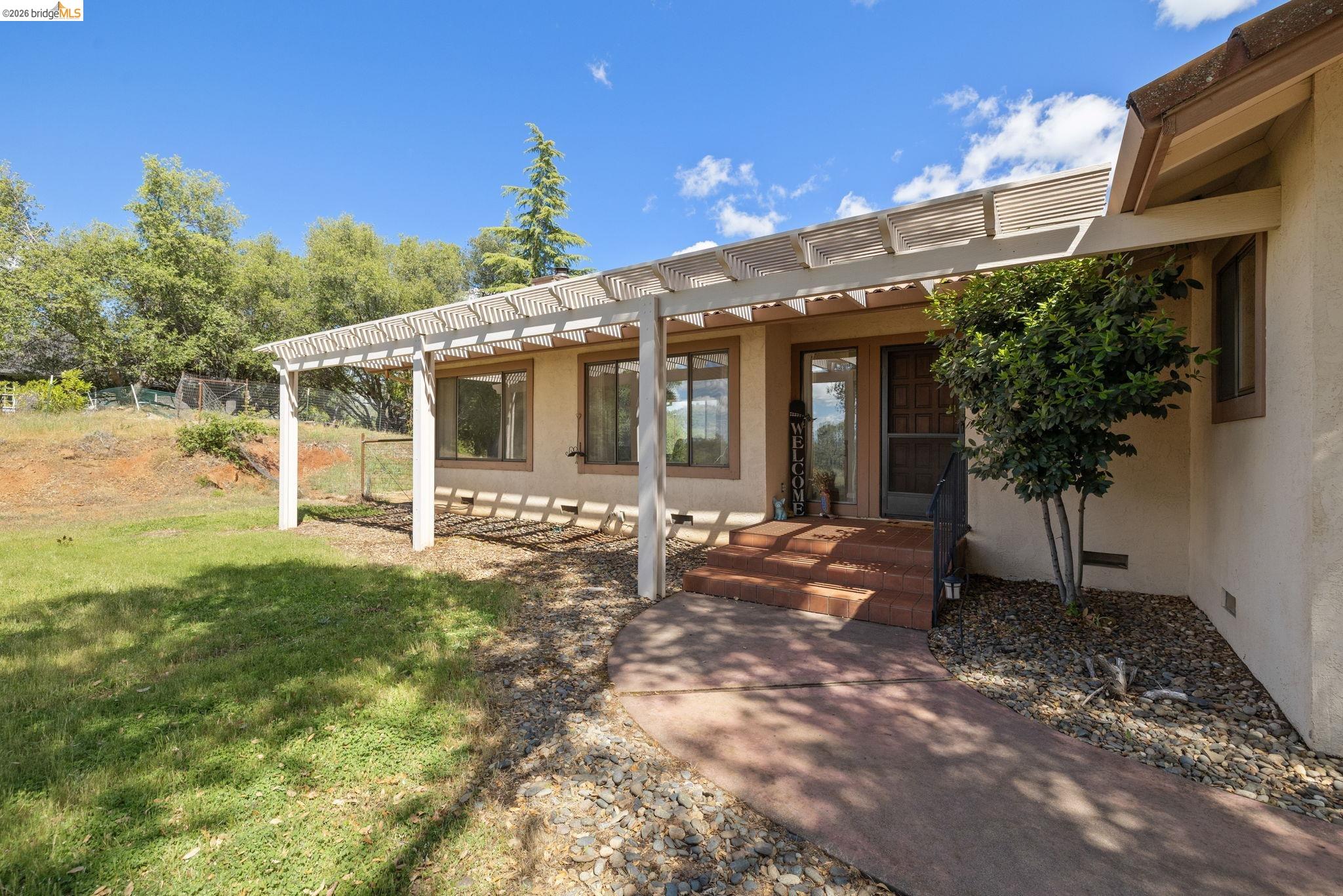 23245 Isabella Ct