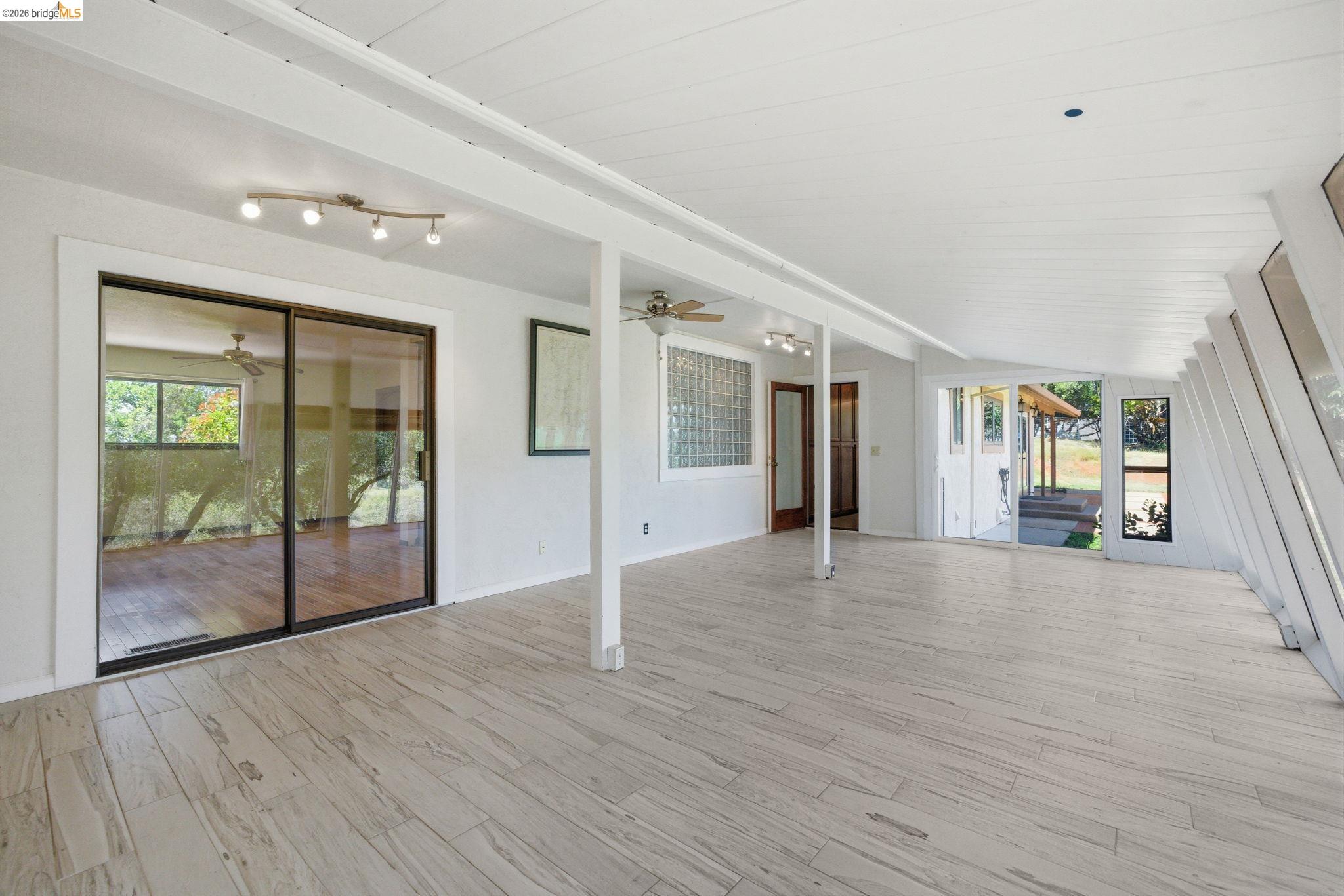 23245 Isabella Ct