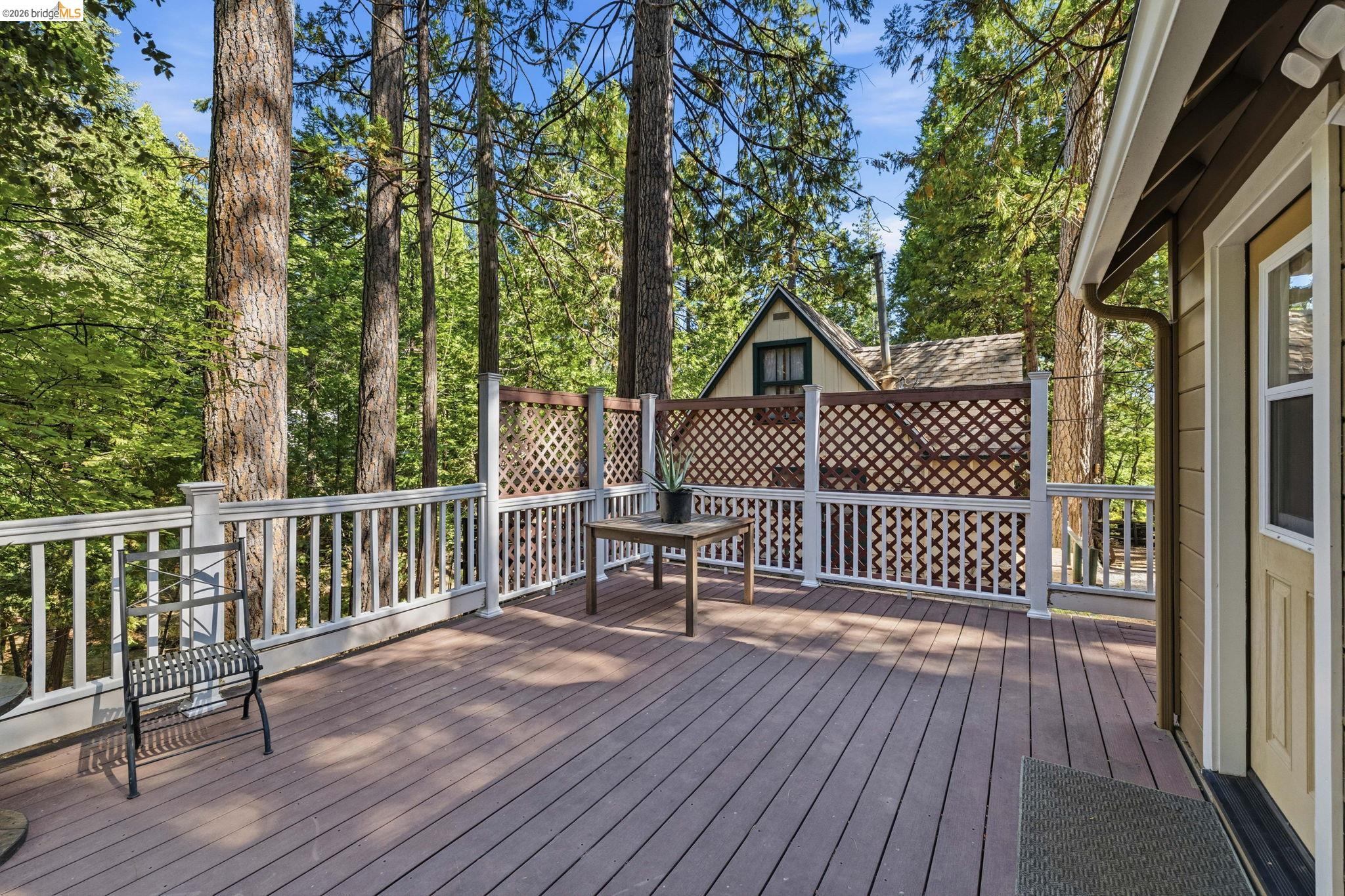 23117 Cresta Dr
