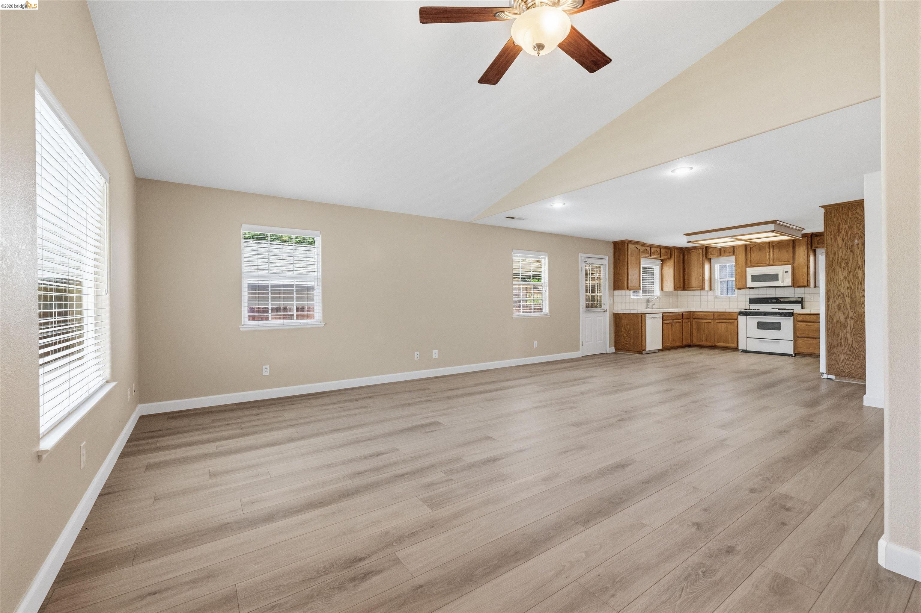10597 River oak
