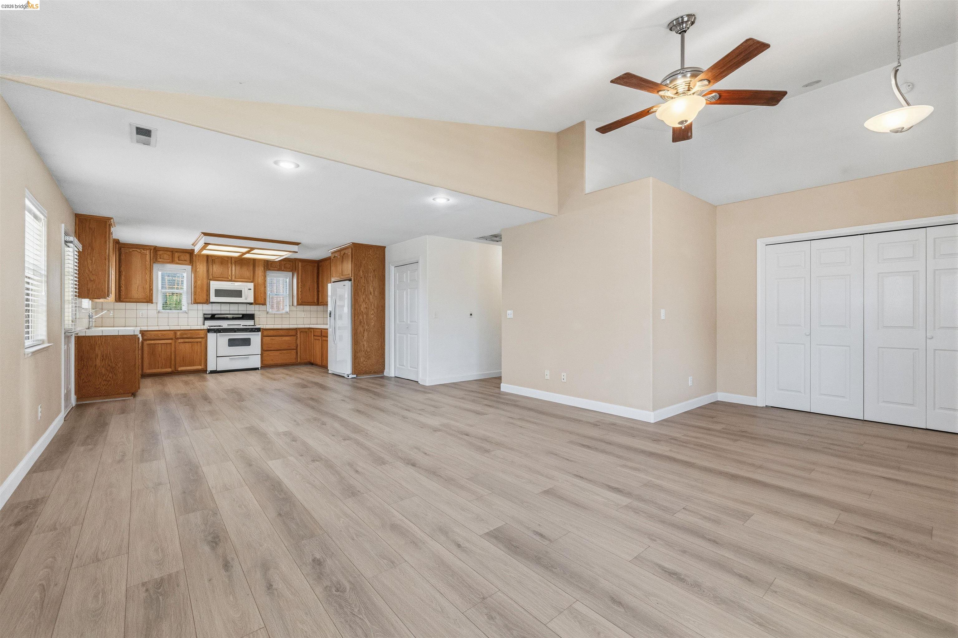 10597 River oak