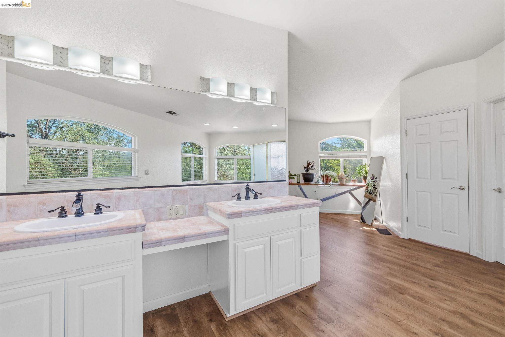 14542 Lake Vista Dr