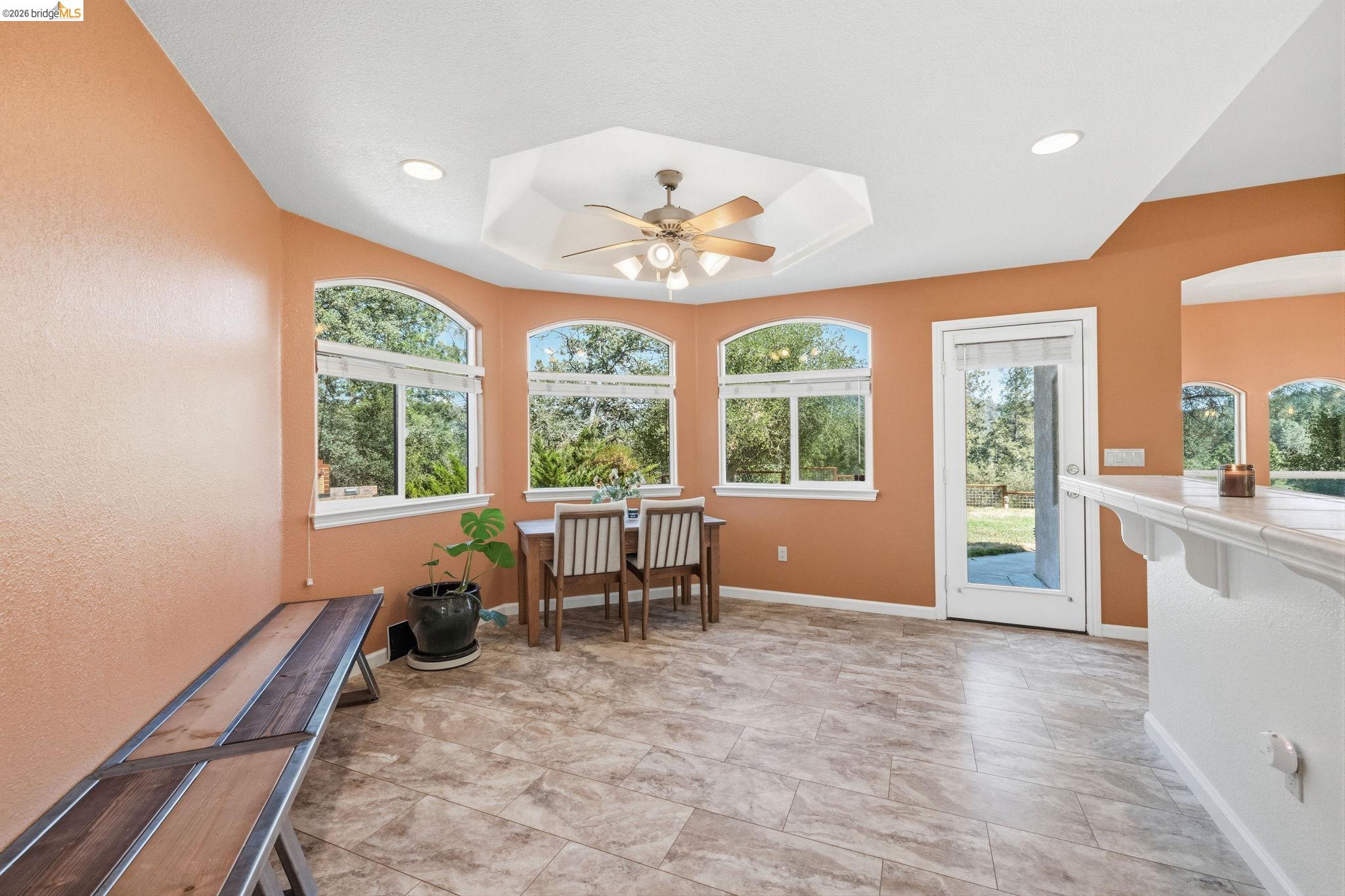 14542 Lake Vista Dr