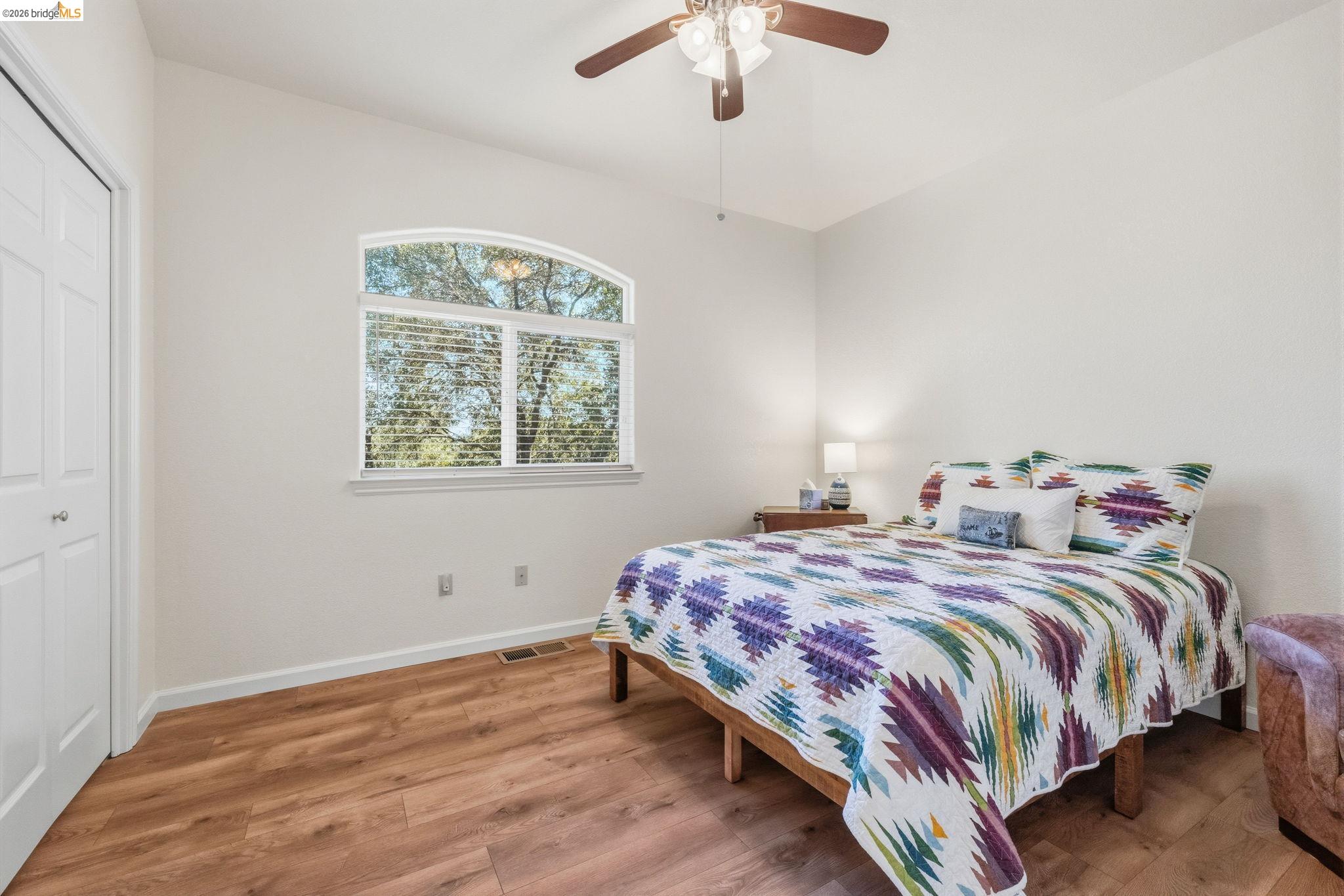 14542 Lake Vista Dr