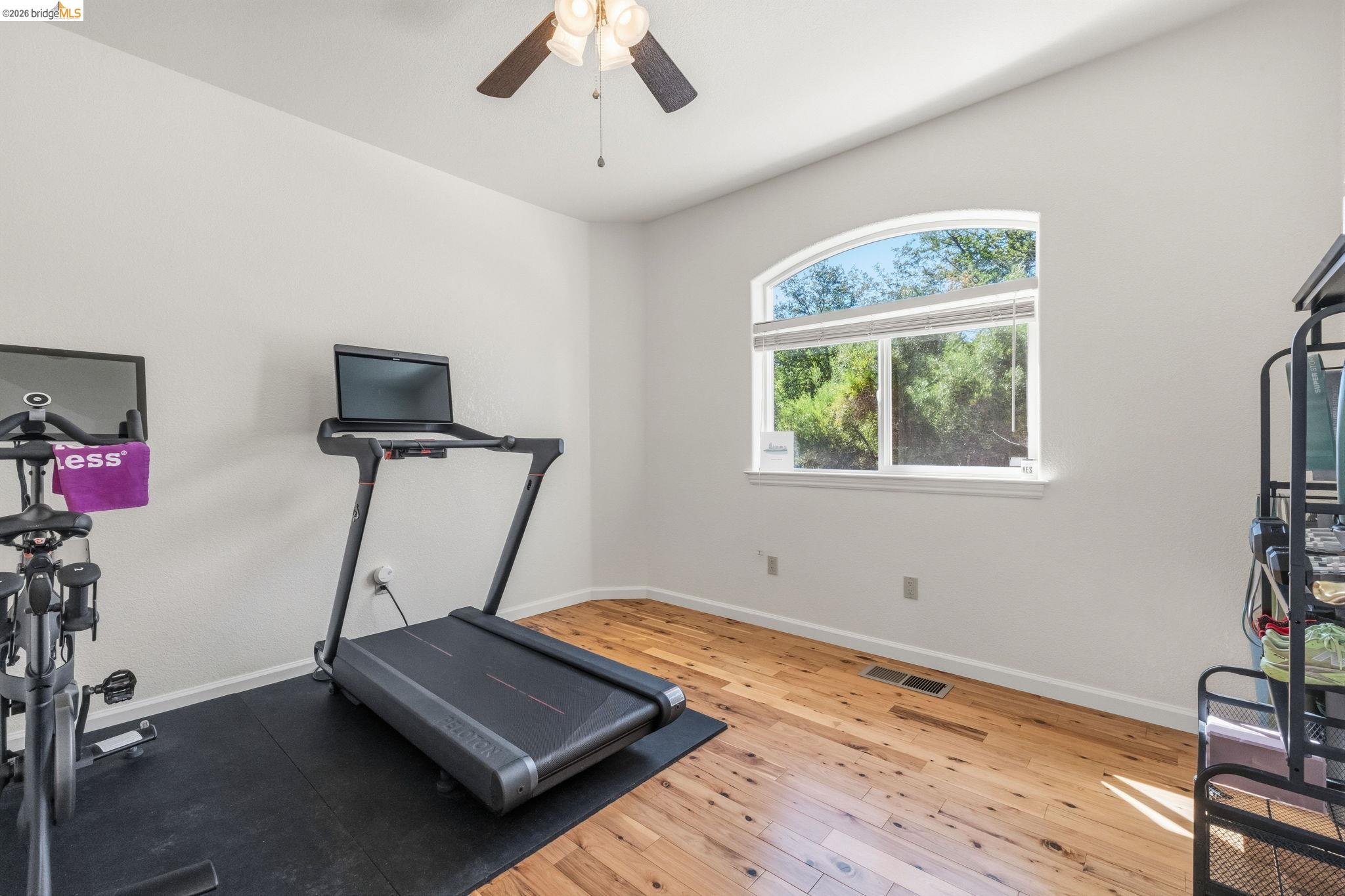 14542 Lake Vista Dr