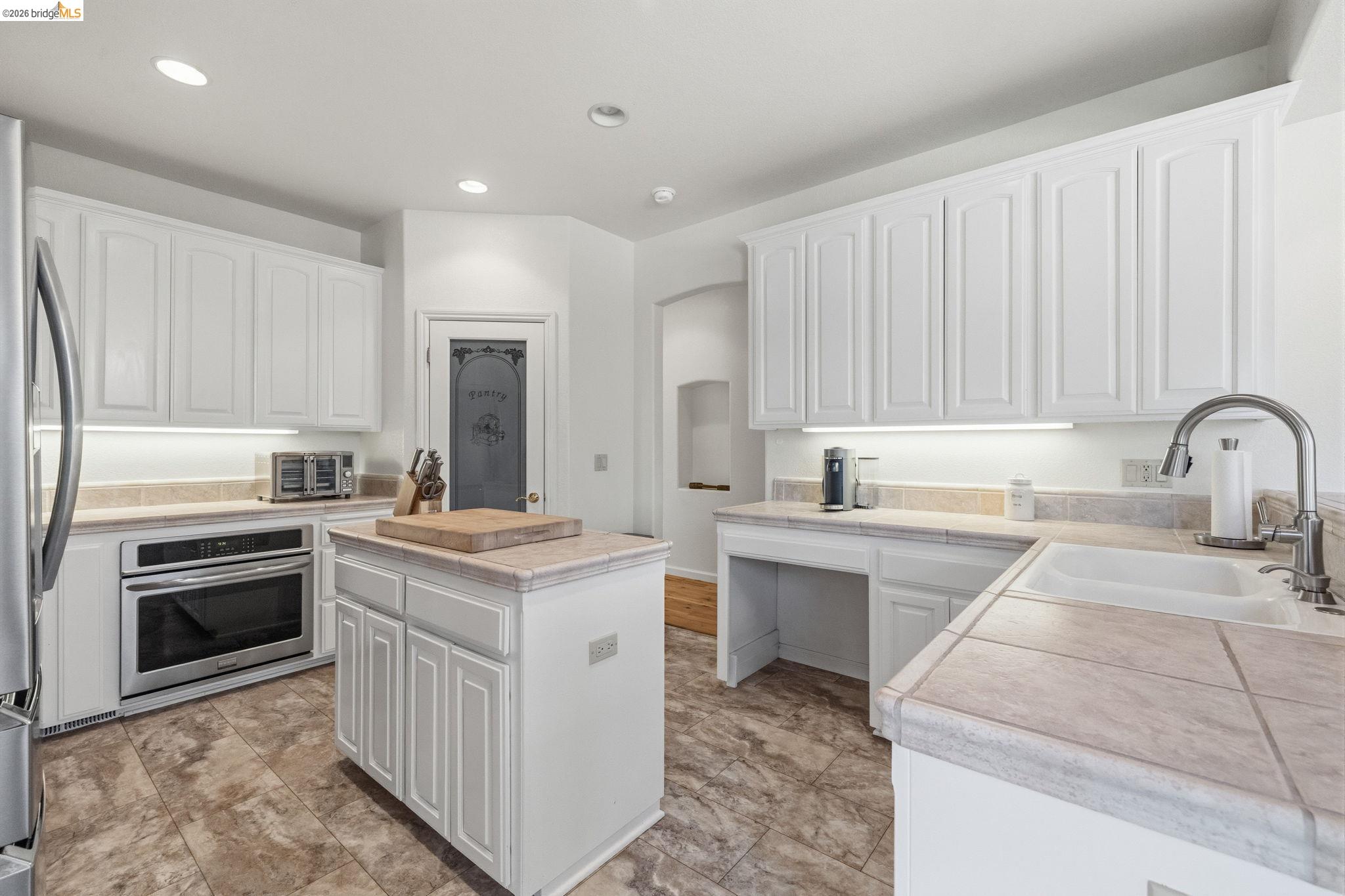 14542 Lake Vista Dr