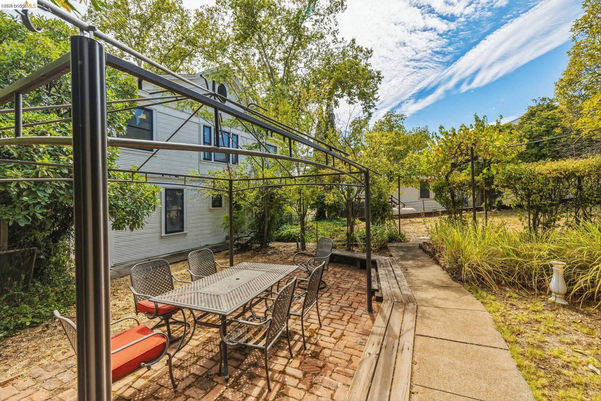 88 Bradford St