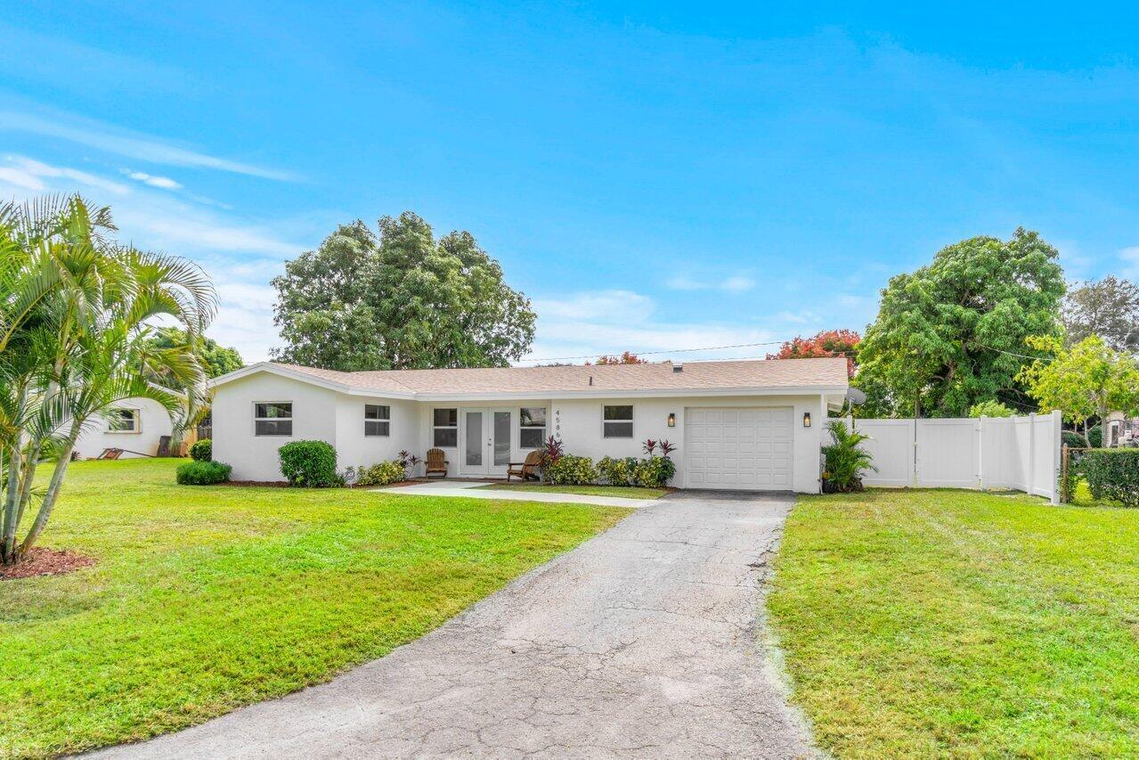 4586 Ellwood Drive