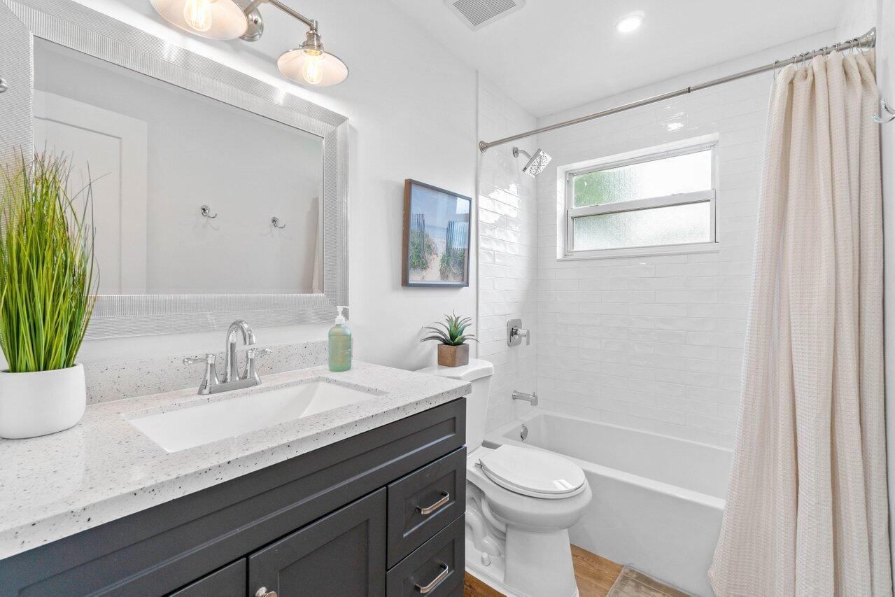 4586 Ellwood Drive