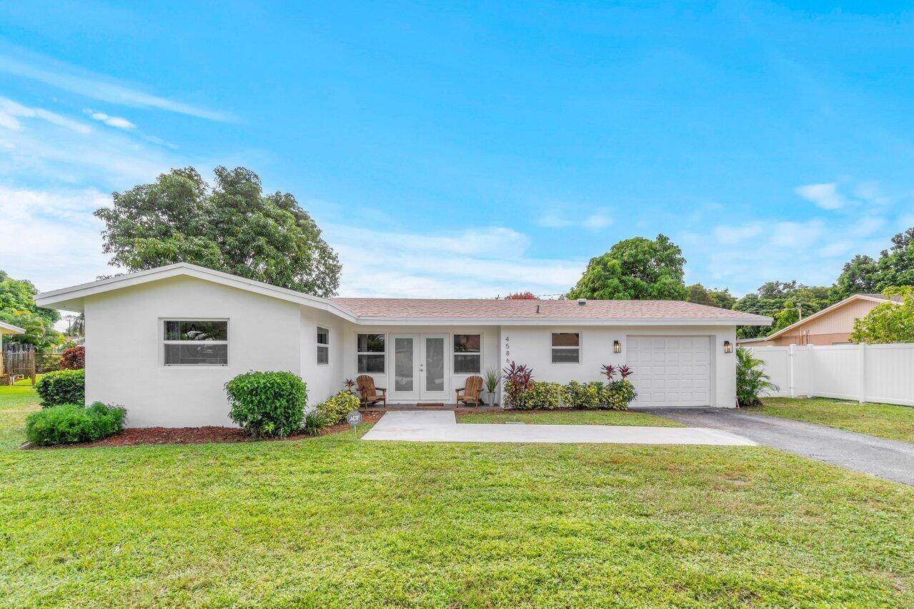 4586 Ellwood Drive