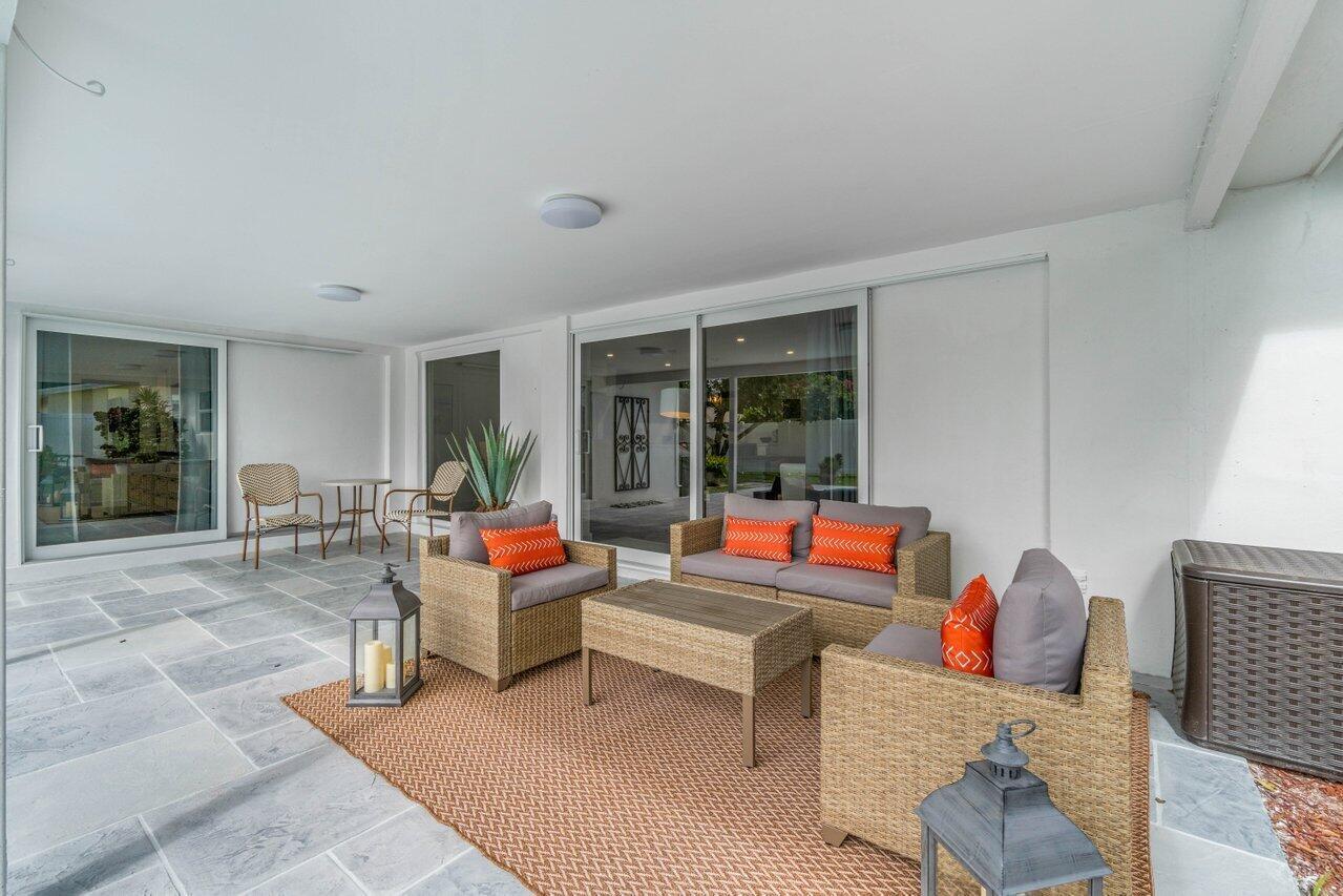 4586 Ellwood Drive