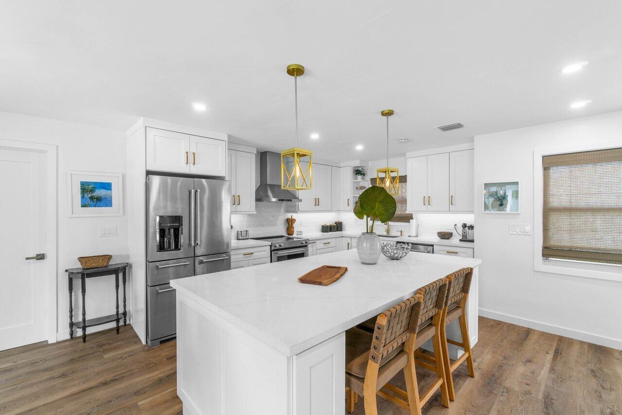 4586 Ellwood Drive