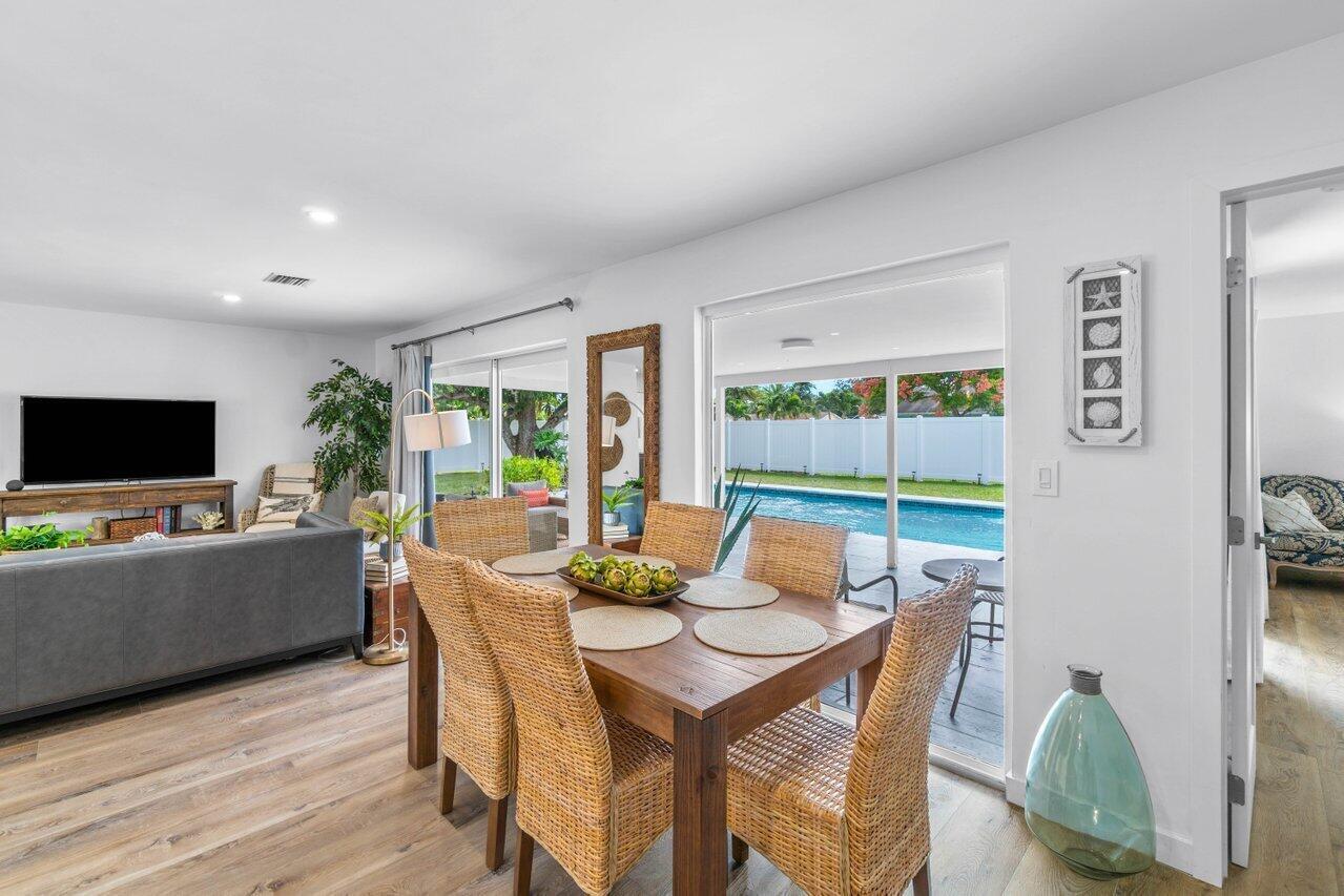4586 Ellwood Drive