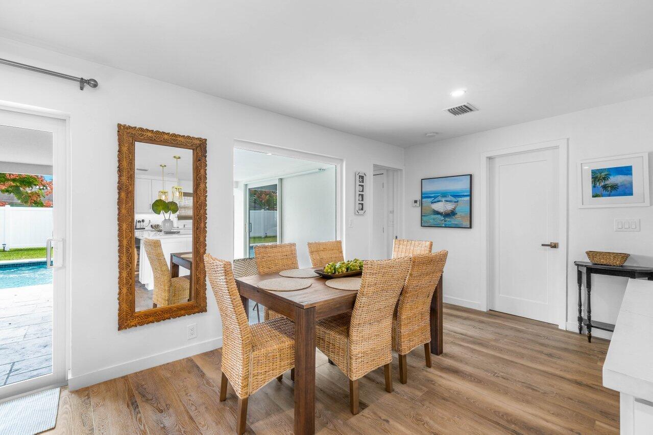 4586 Ellwood Drive