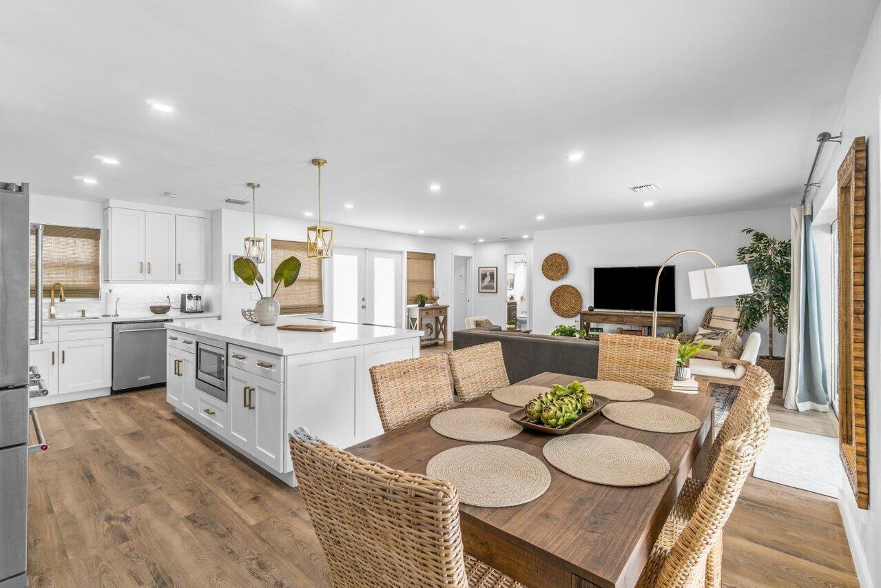 4586 Ellwood Drive