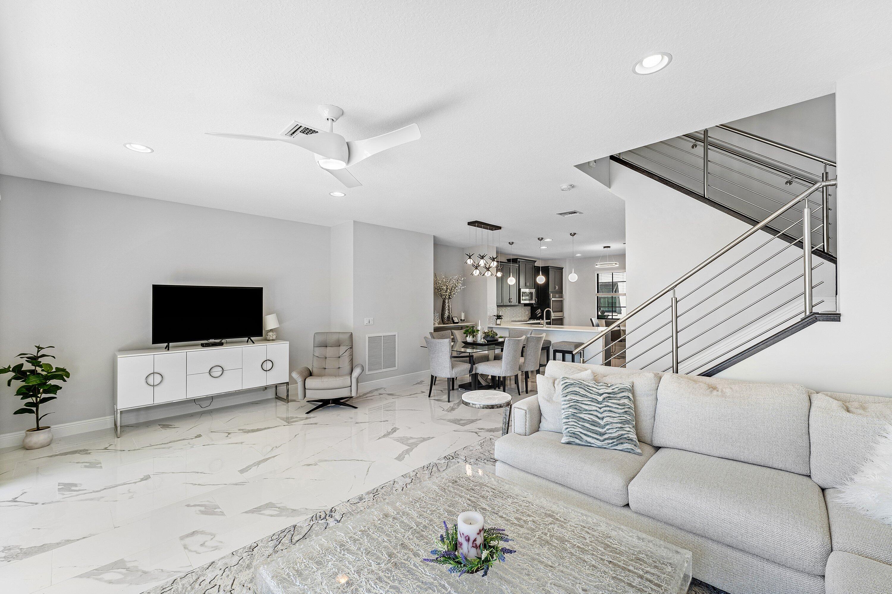10 Windward Lane