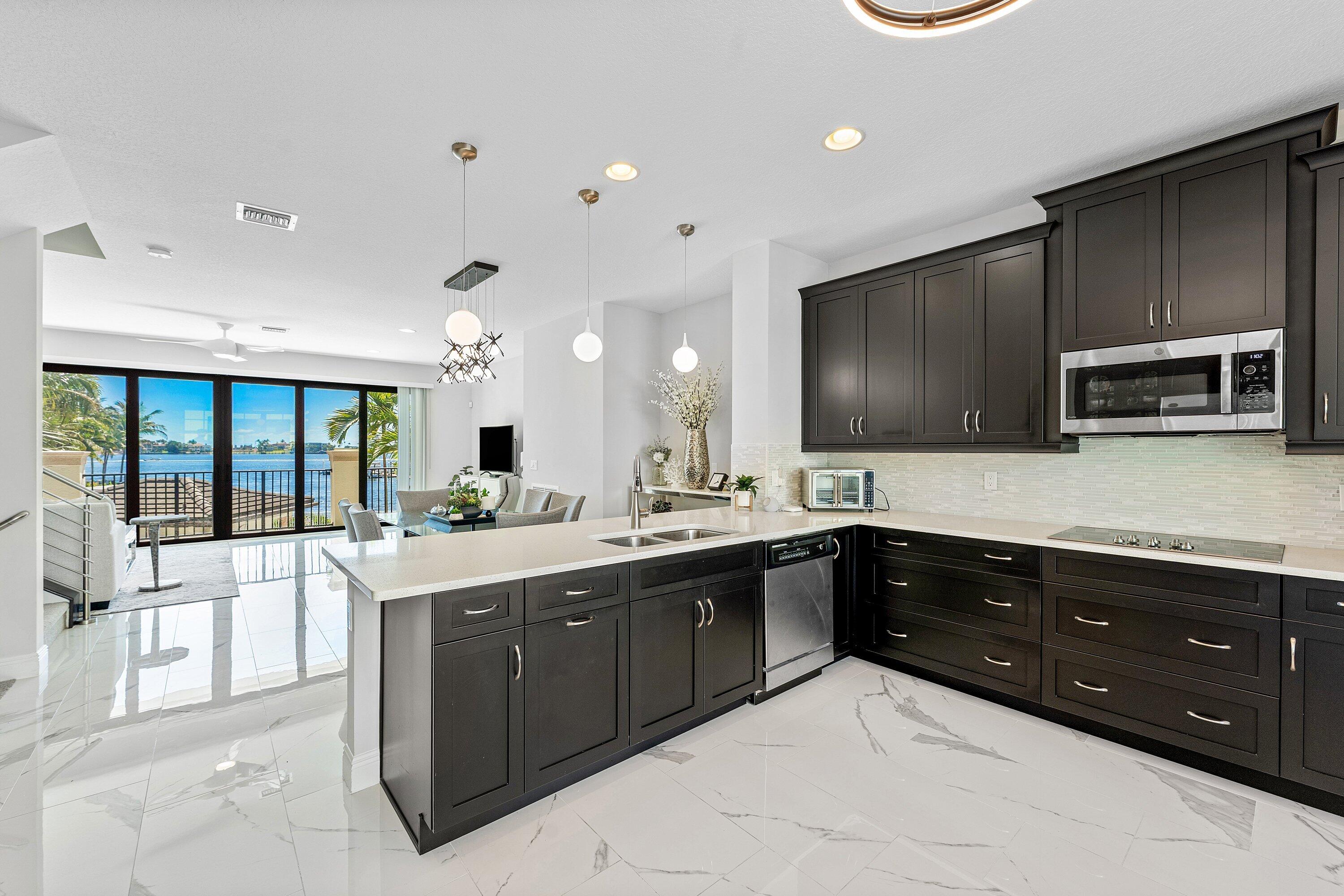 10 Windward Lane