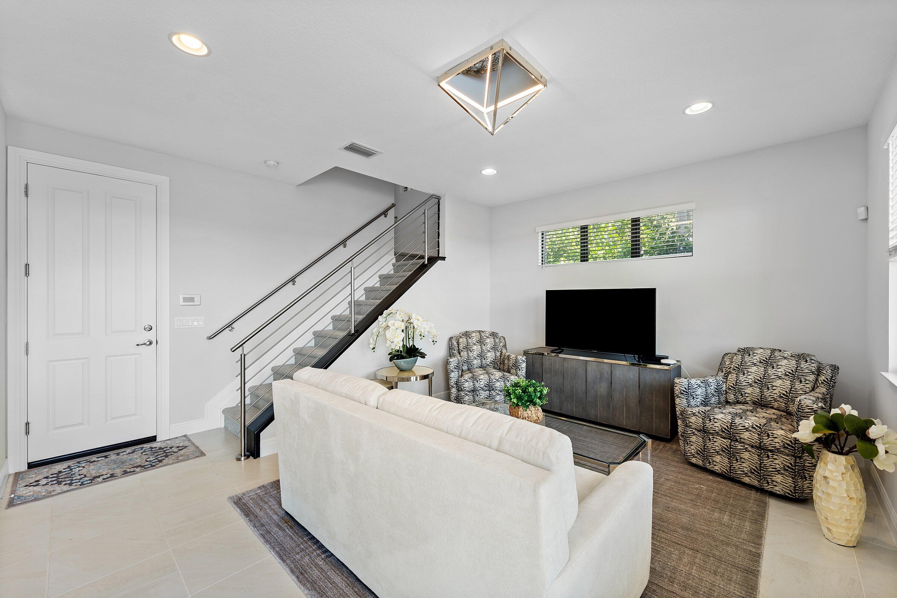 10 Windward Lane