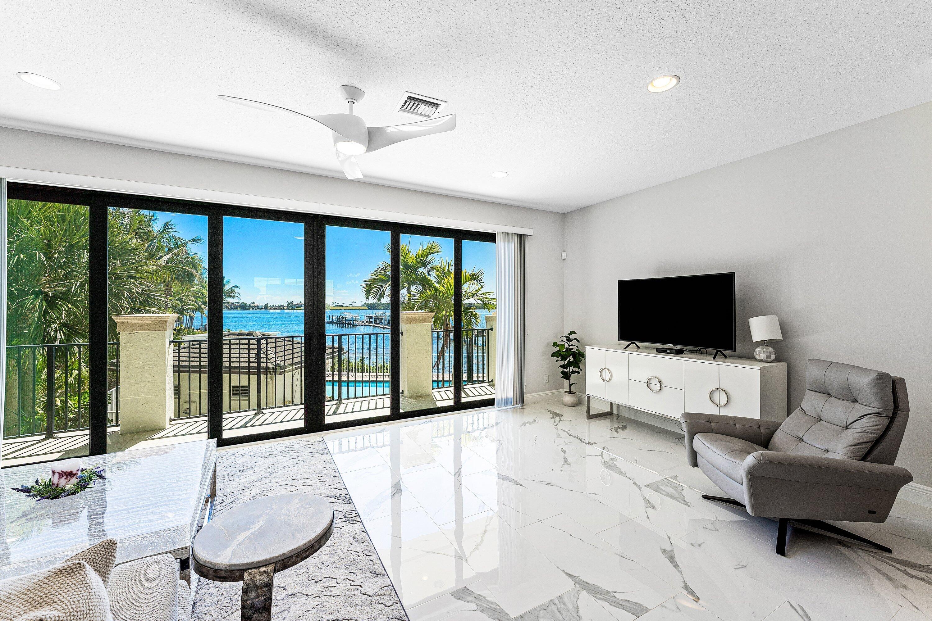 10 Windward Lane