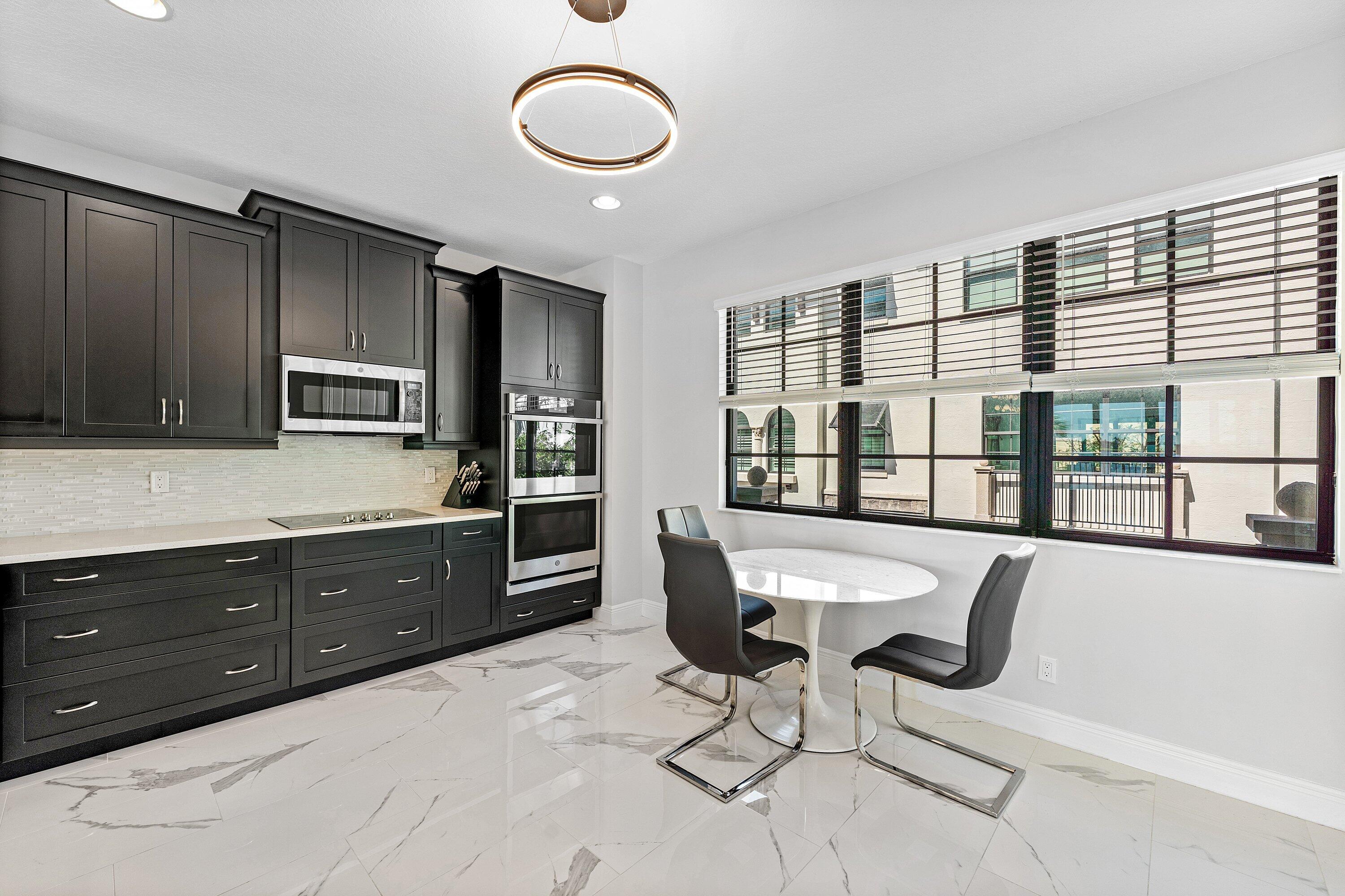 10 Windward Lane