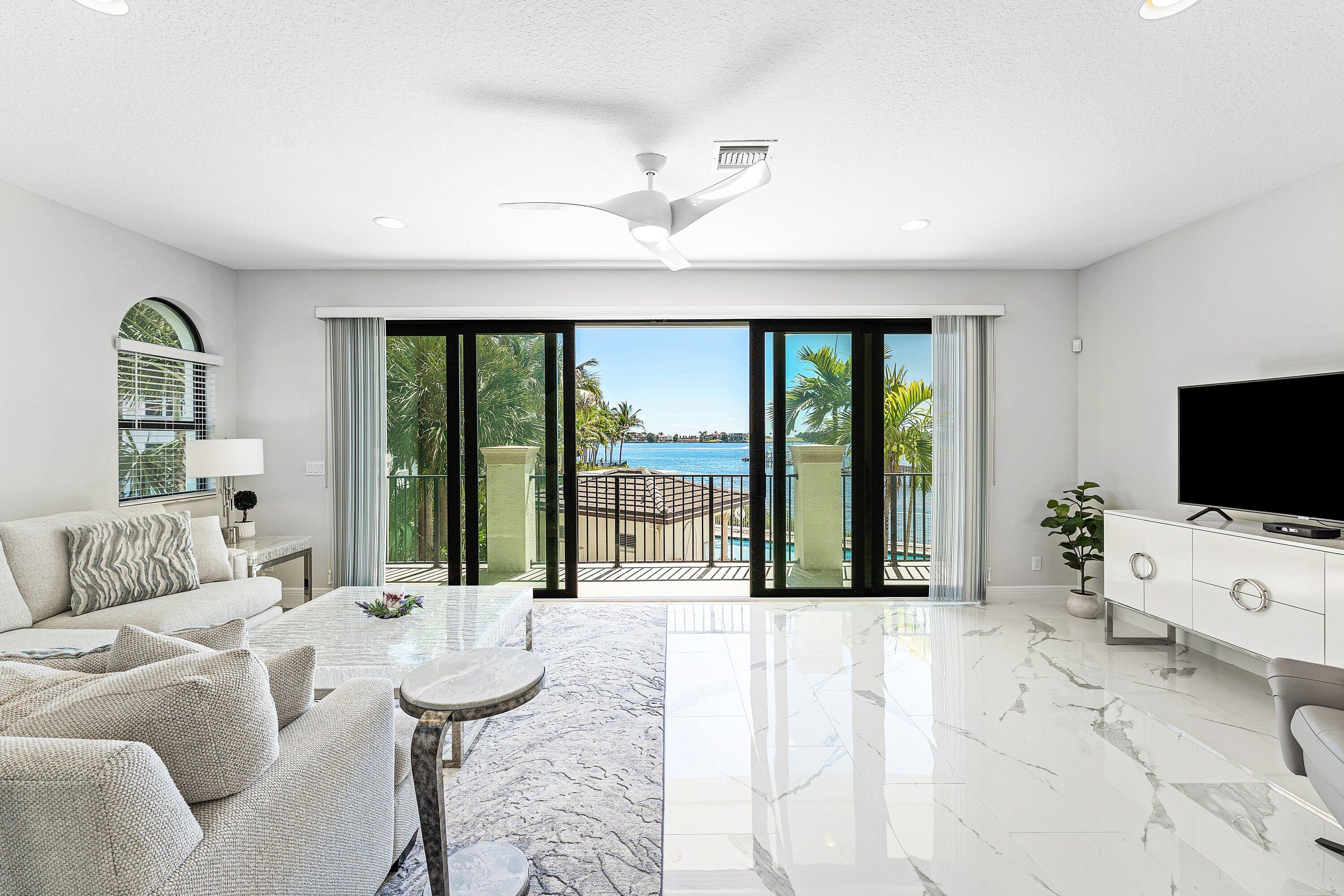 10 Windward Lane