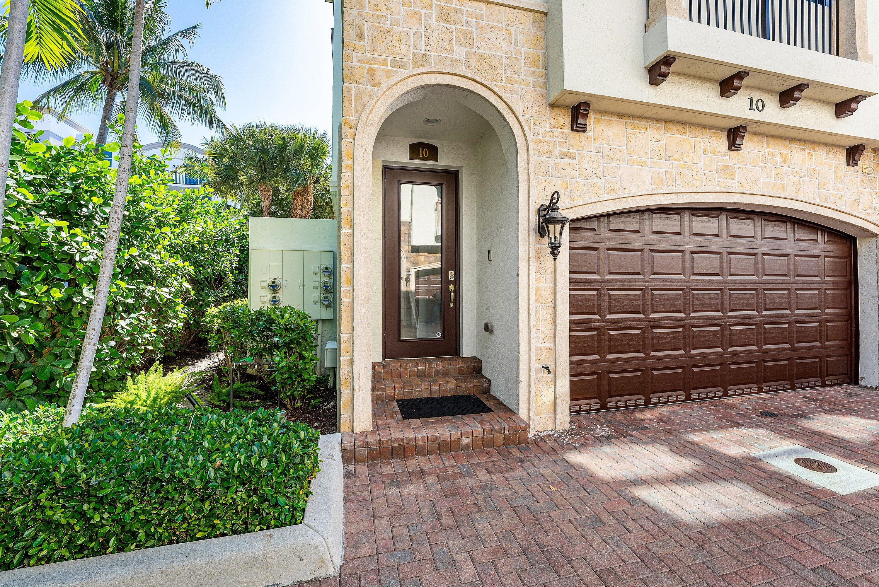 10 Windward Lane