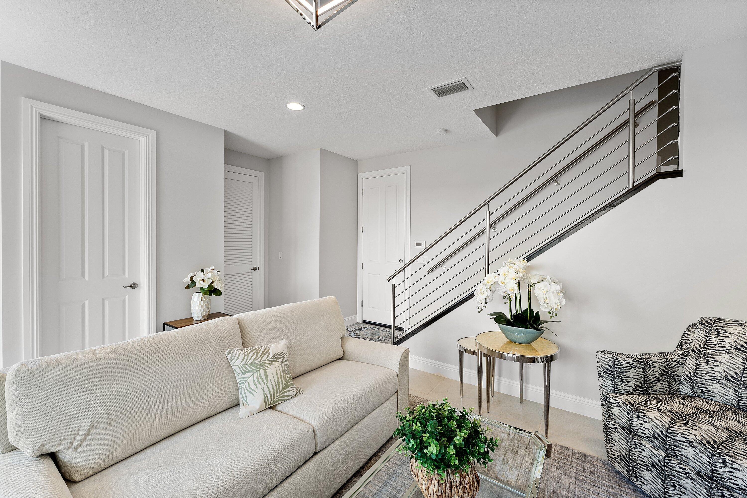 10 Windward Lane